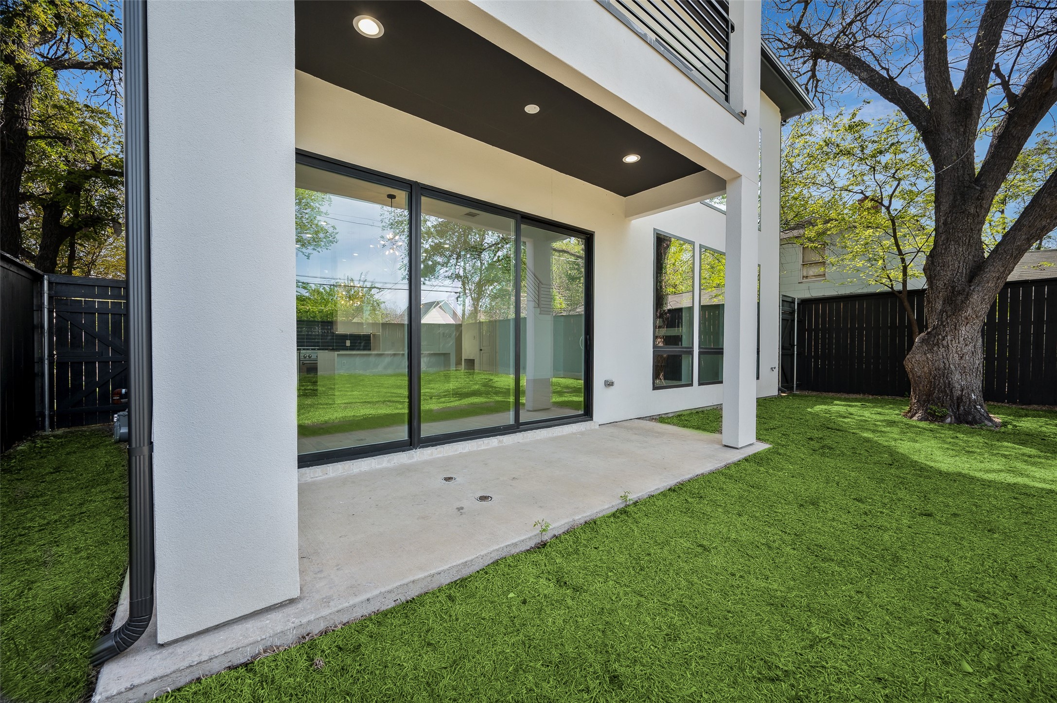 1115 Newport Avenue