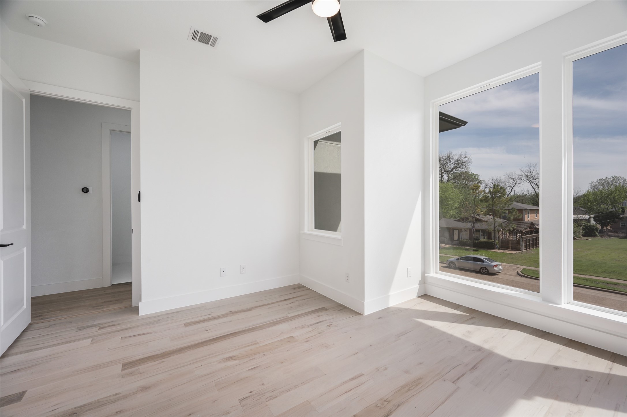 1115 Newport Avenue