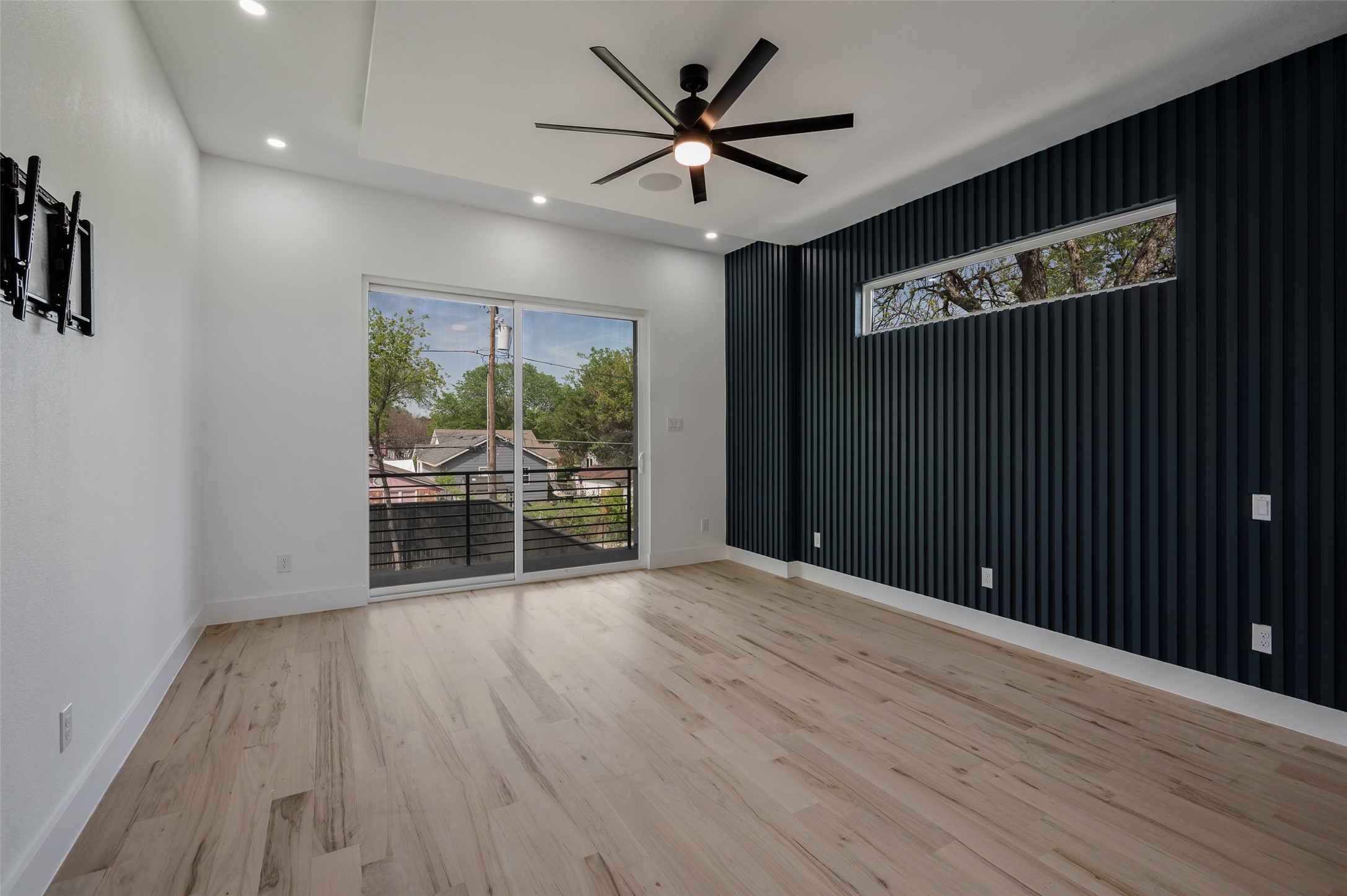 1115 Newport Avenue