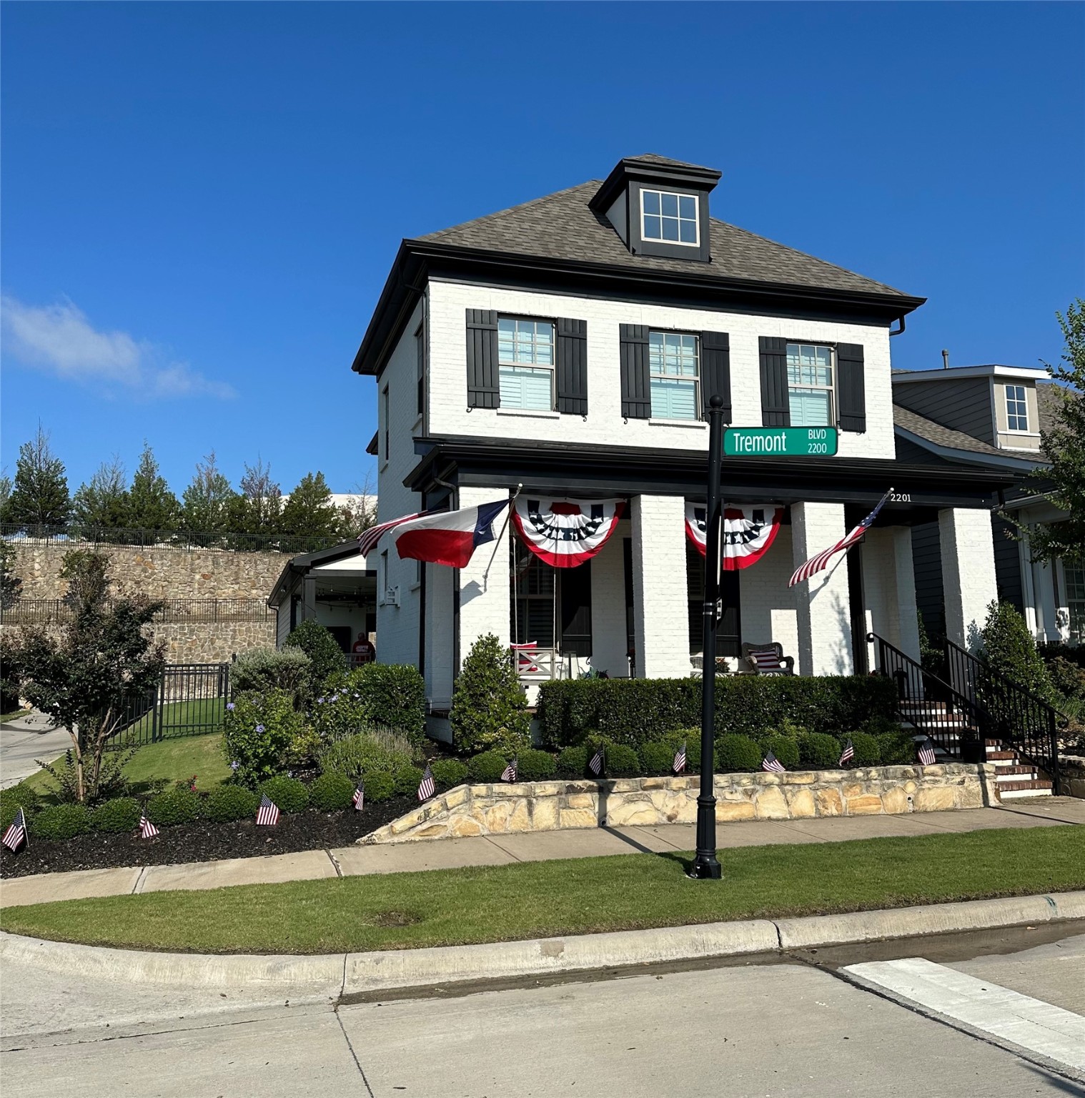 2201 Tremont Boulevard