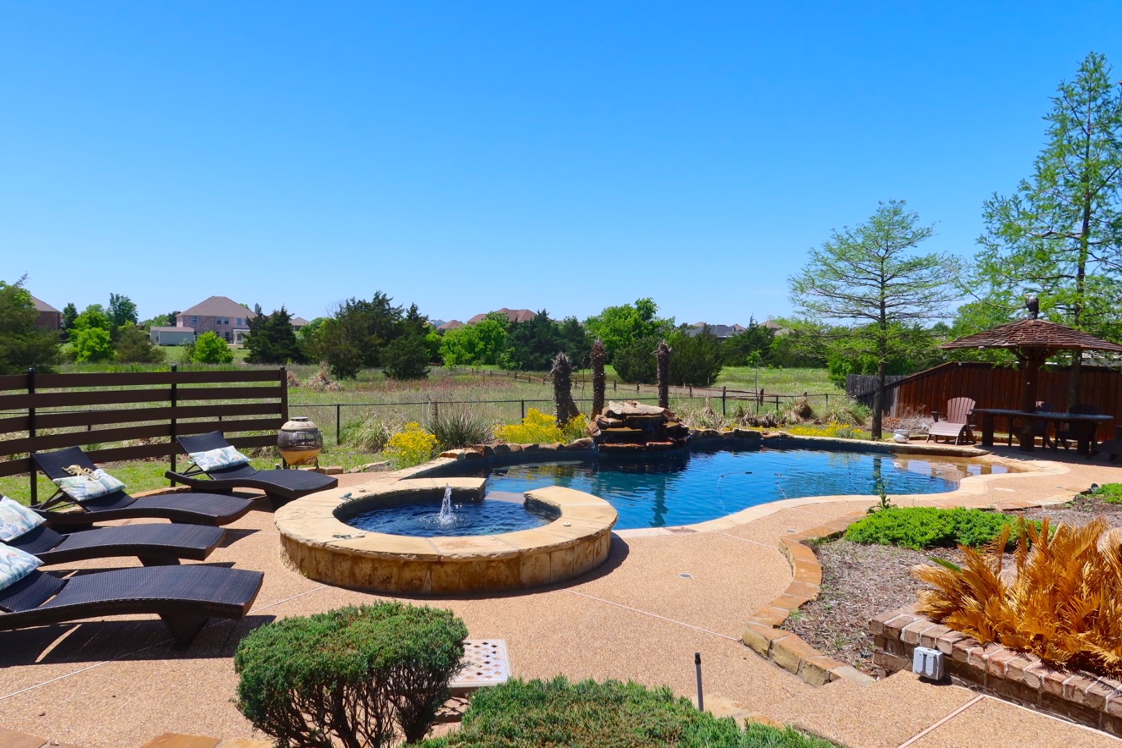 112 Dustin Drive