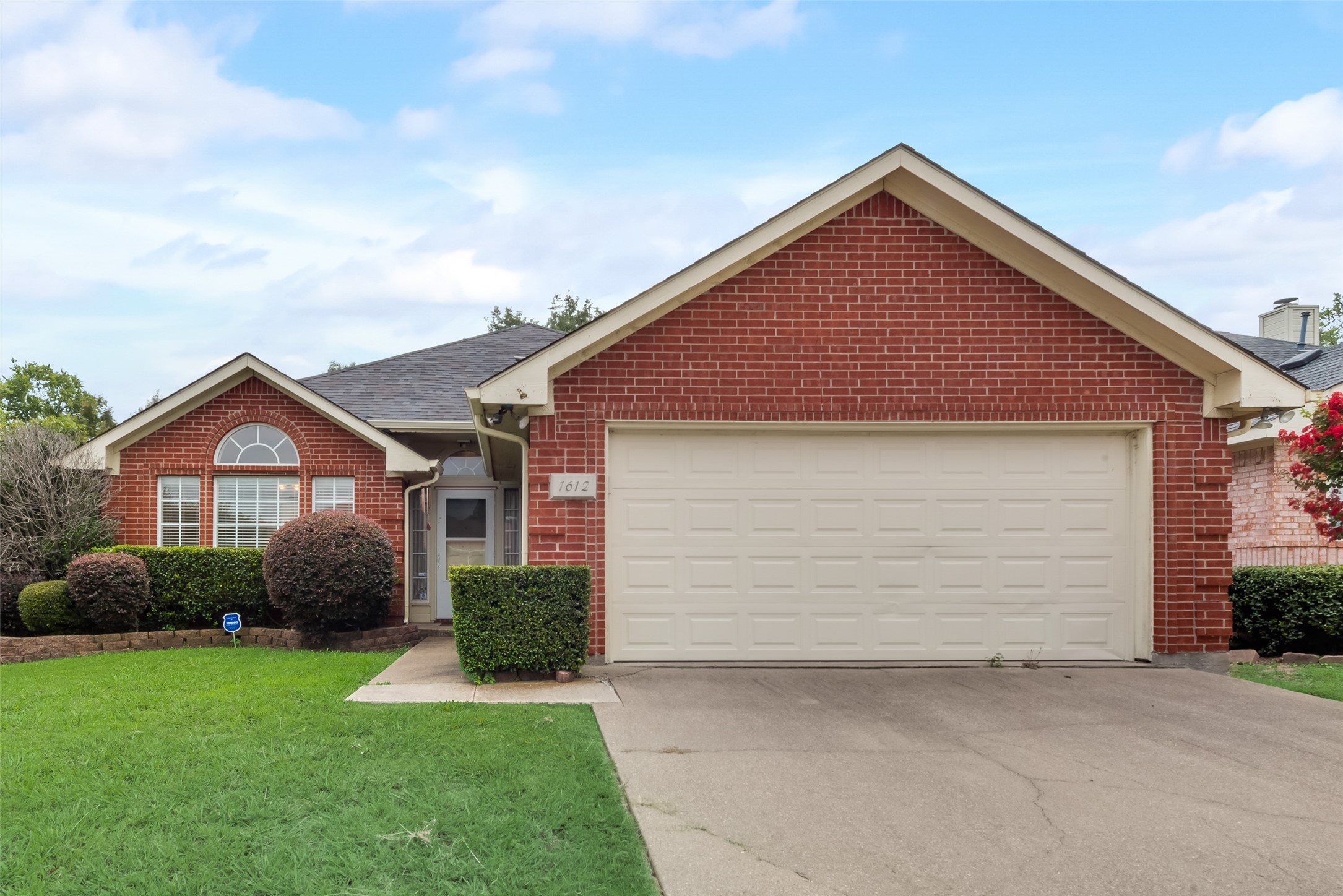 1612 Creekpark Trail
