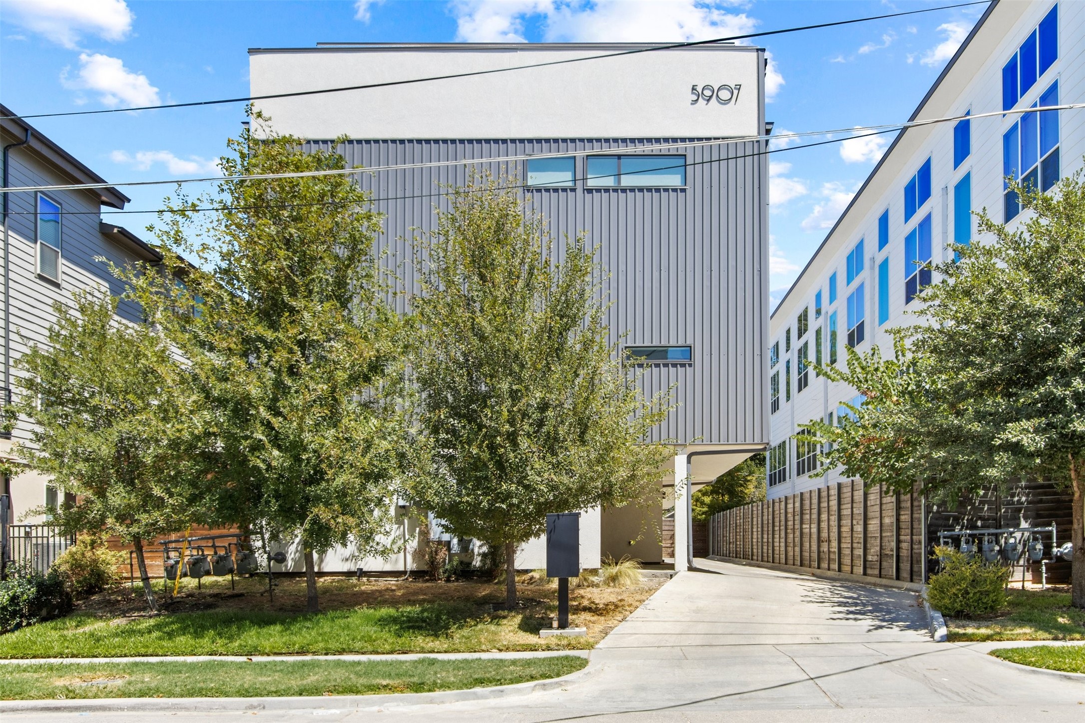 5907 Lindell Avenue Unit: C