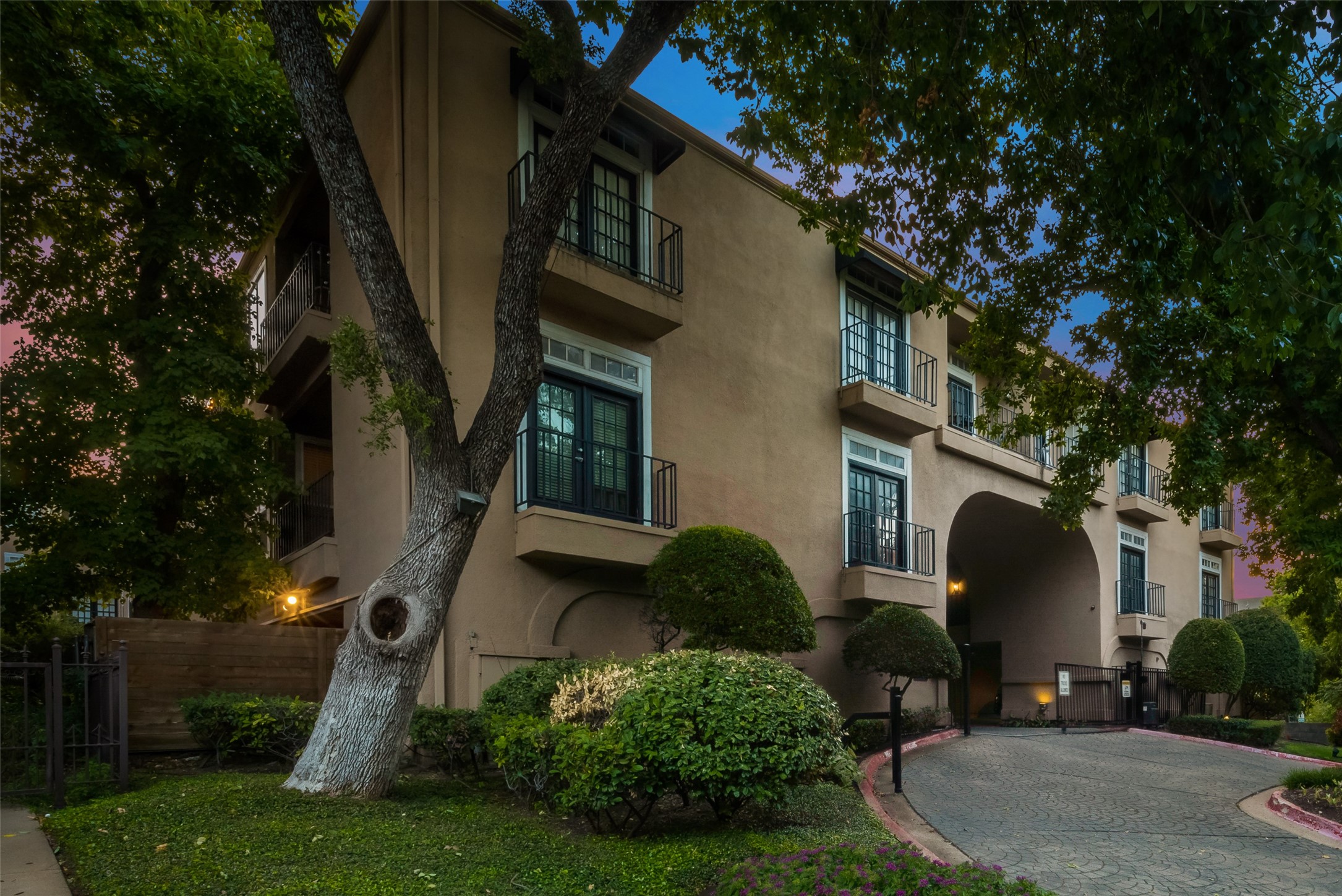 3311 Blackburn Street Unit: 214