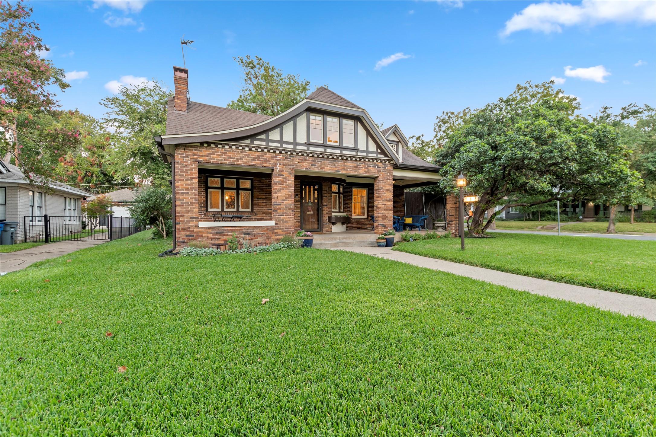 702 N Glasgow Drive