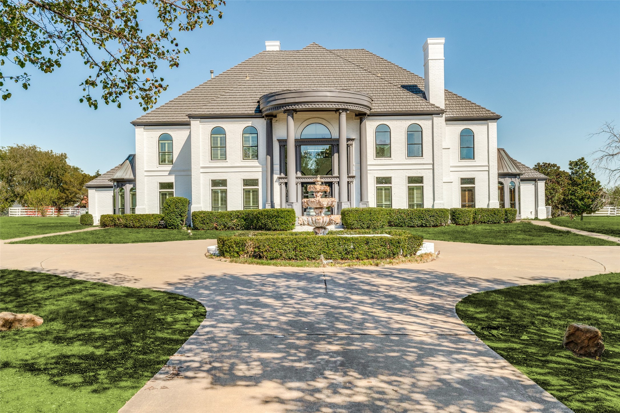 925 W Pleasant Run Road