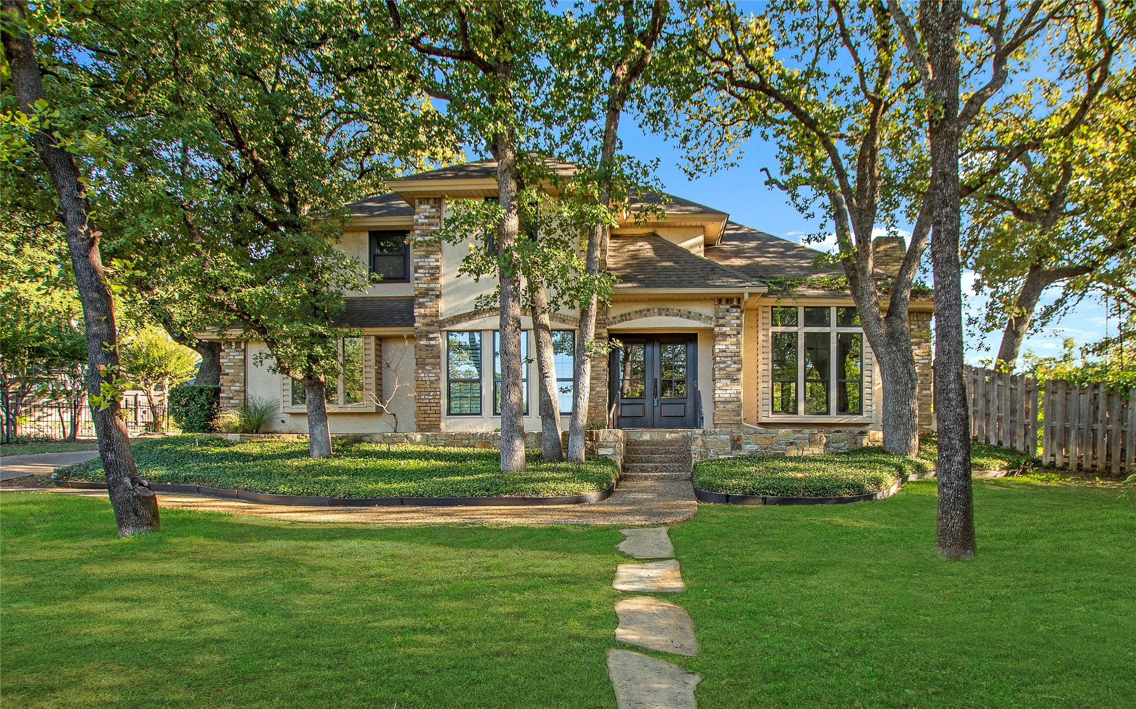 3 Shady Oaks Court