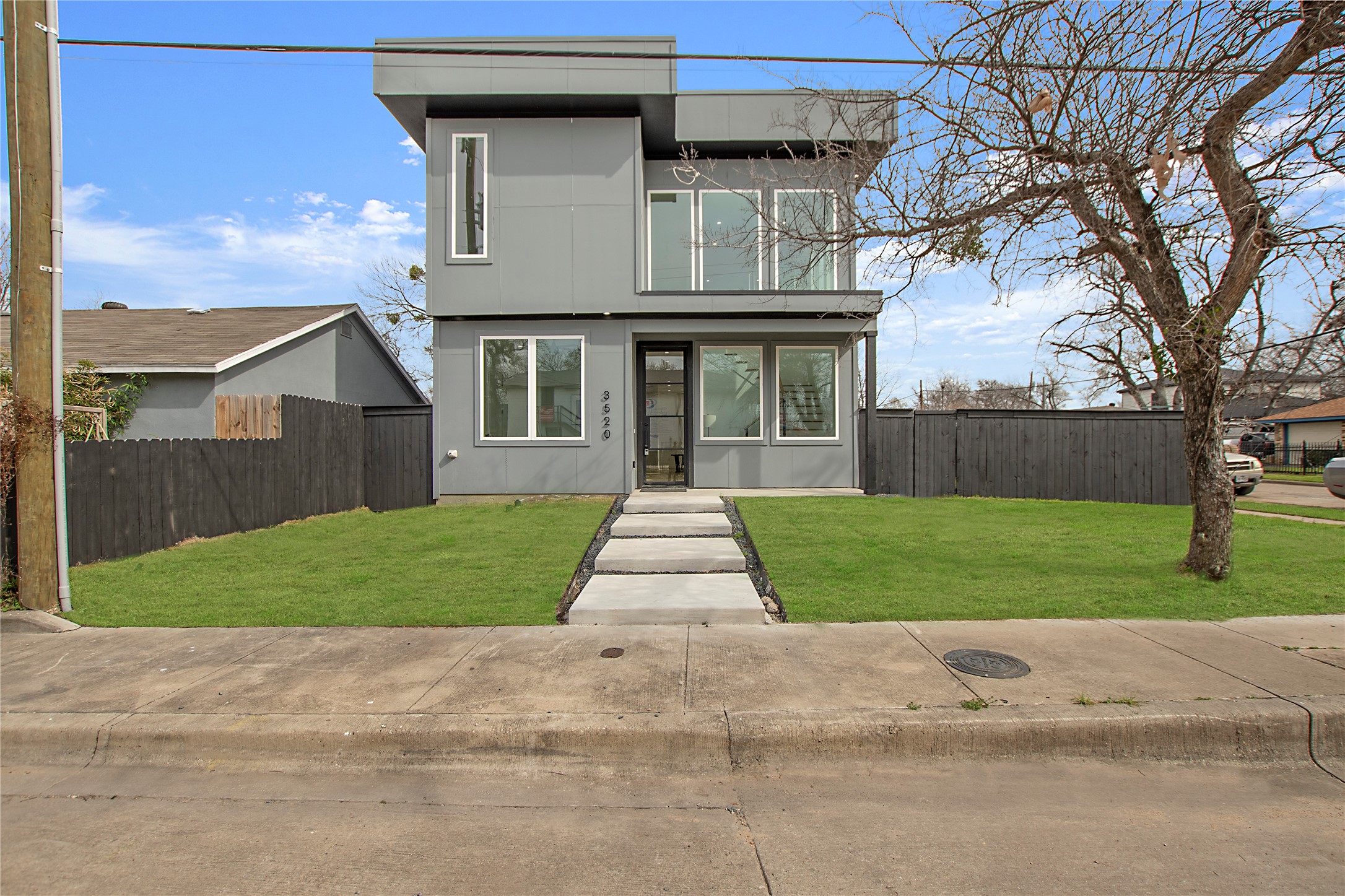 3520 Navaro Street