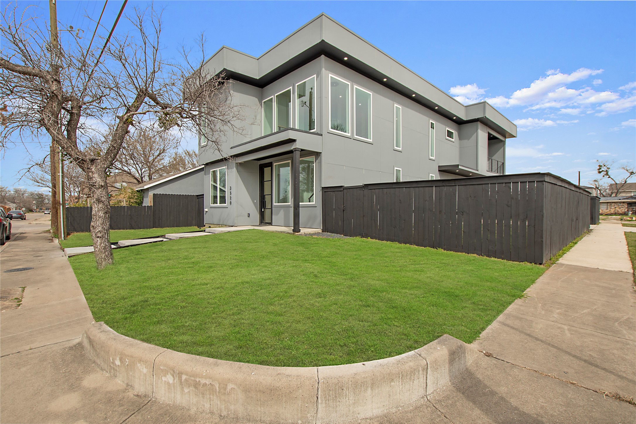 3520 Navaro Street