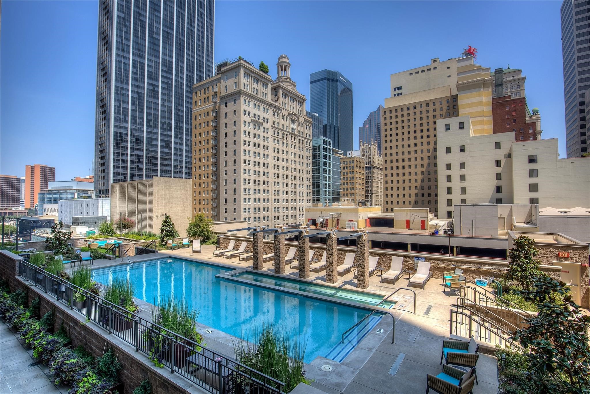1200 Main Street Unit: 1808