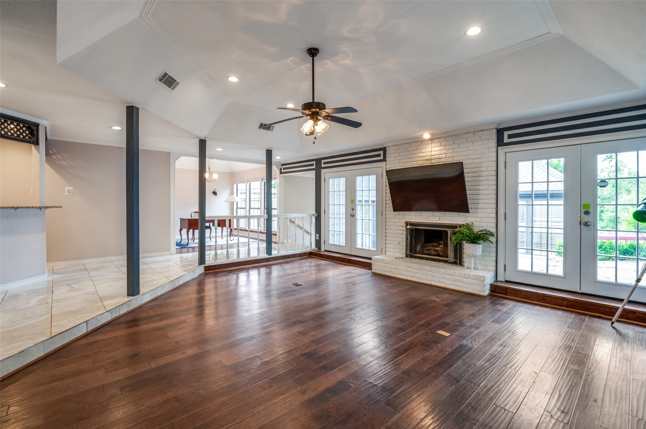 16156 Chalfont Circle