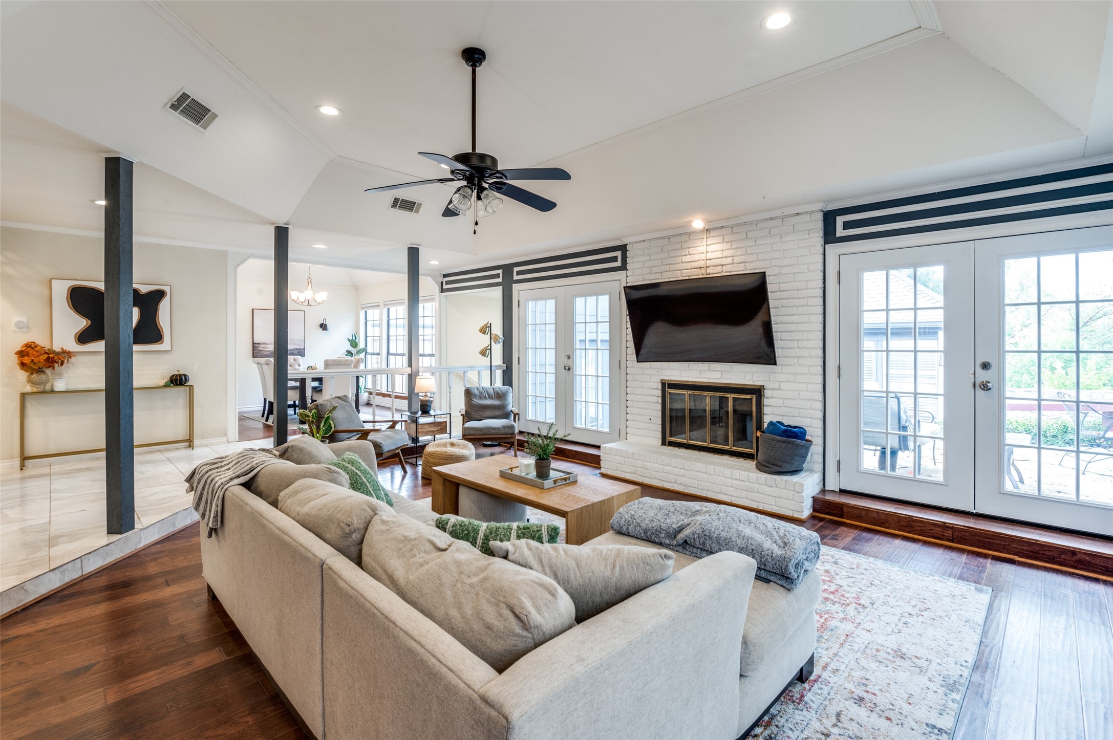 16156 Chalfont Circle