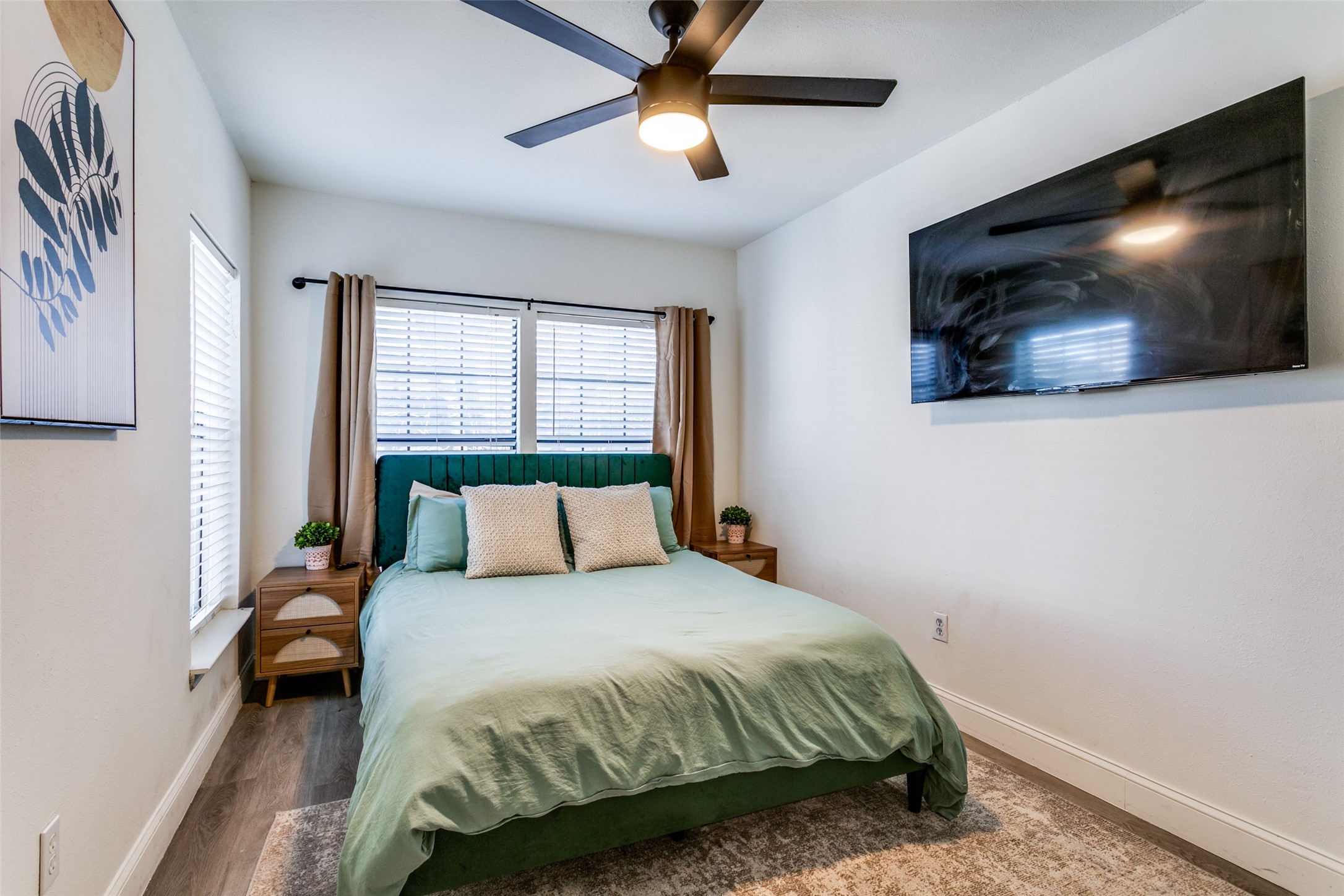 5003 Bryan Street Unit: 12