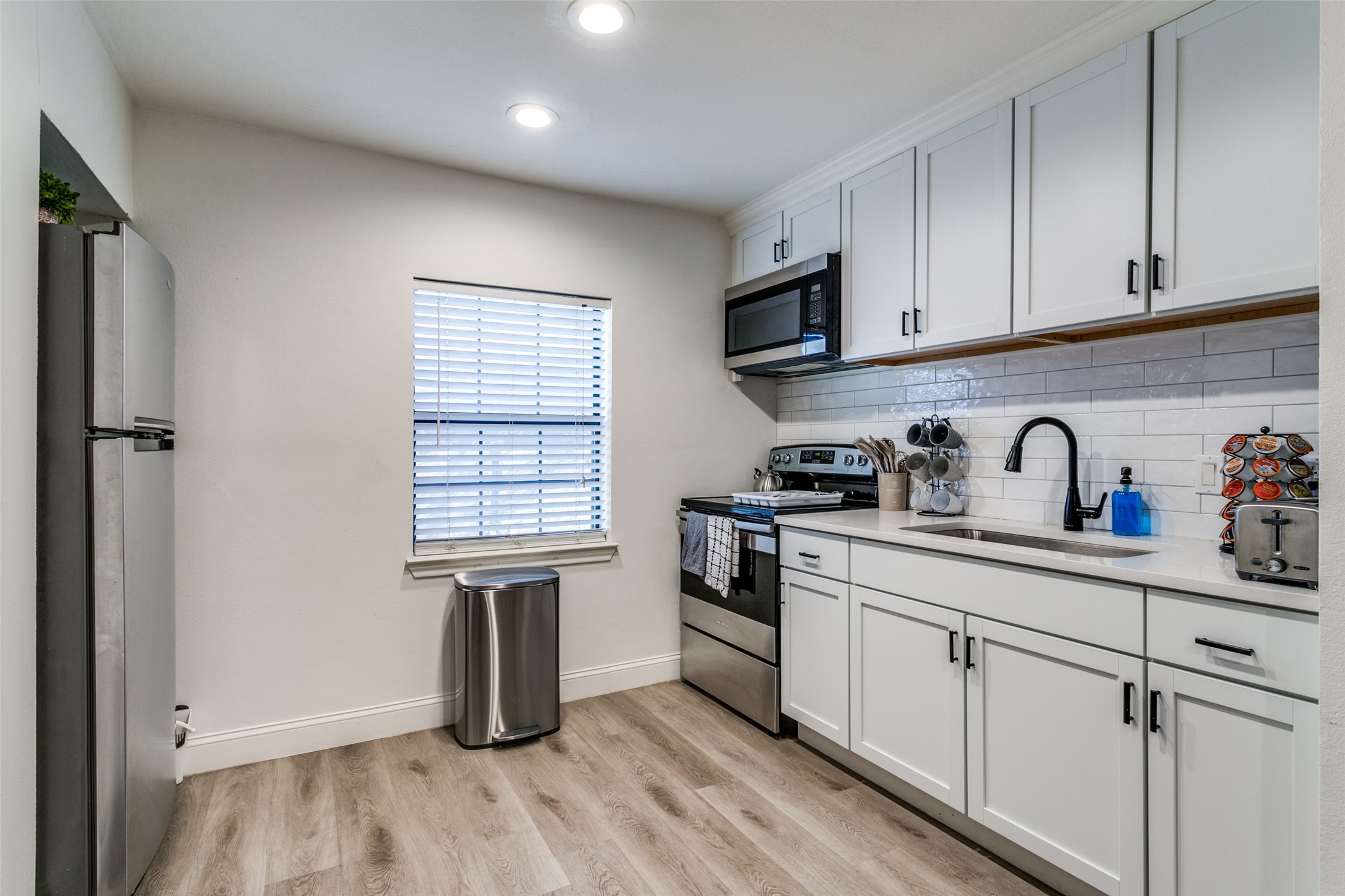 5003 Bryan Street Unit: 12