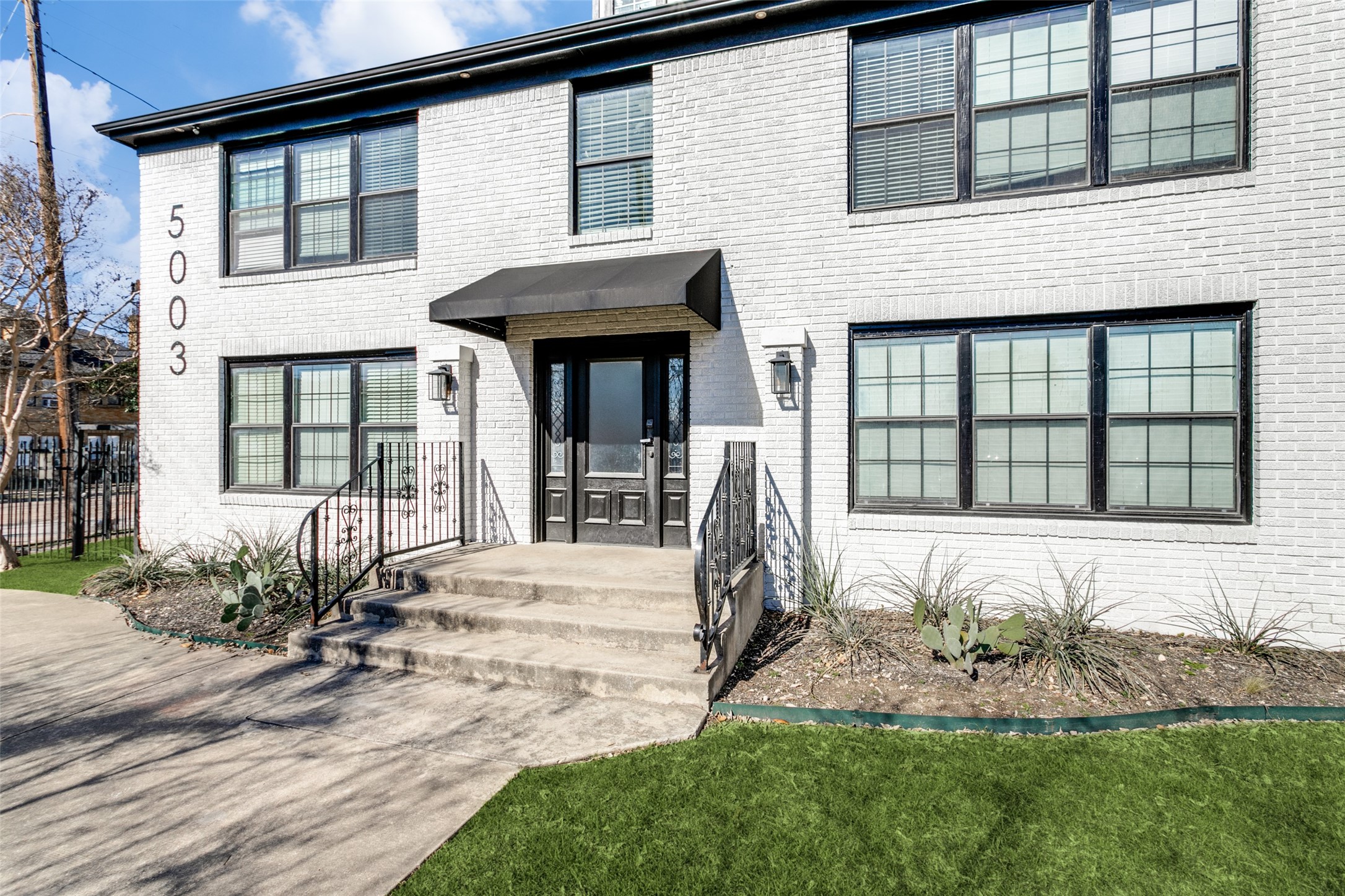 5003 Bryan Street Unit: 12