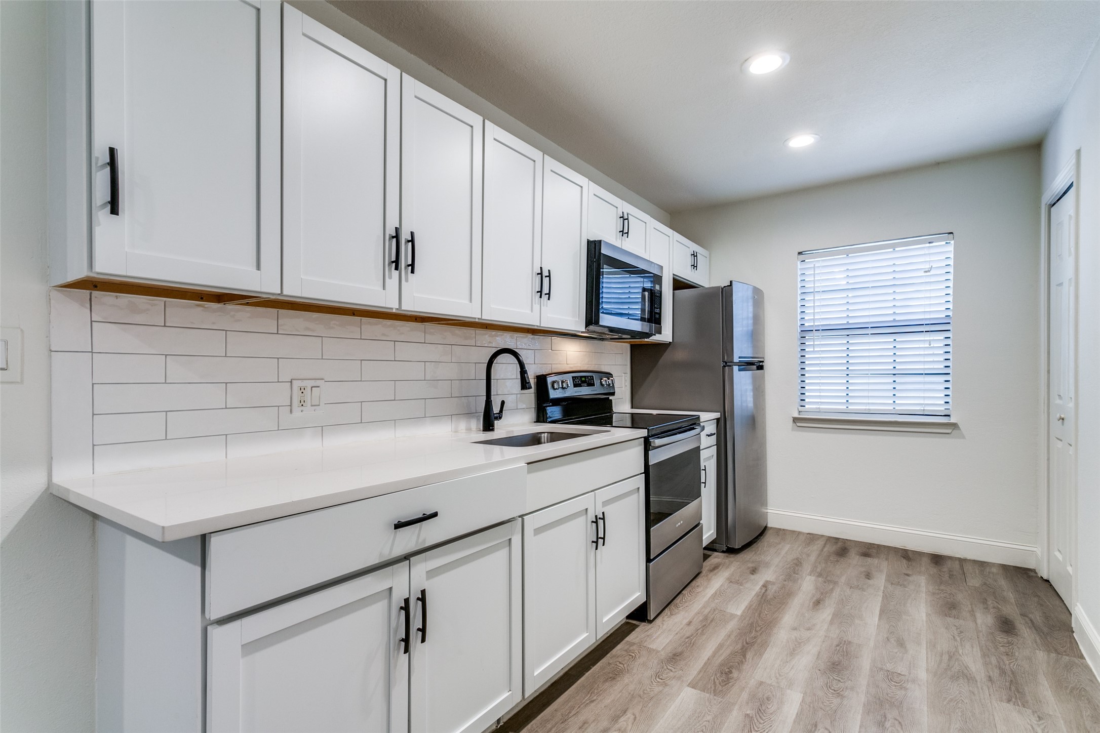 5003 Bryan Street Unit: 12