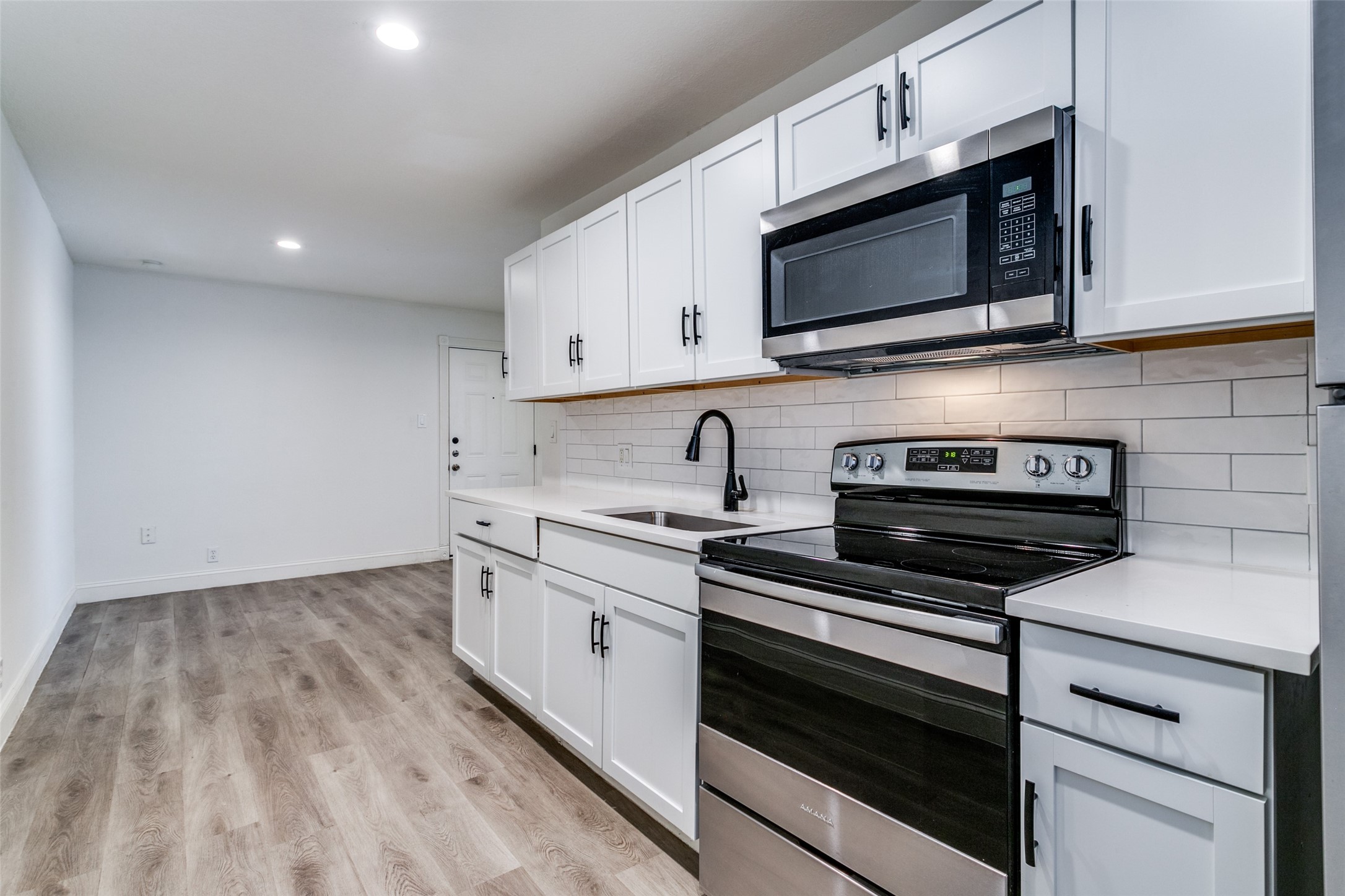 5003 Bryan Street Unit: 12
