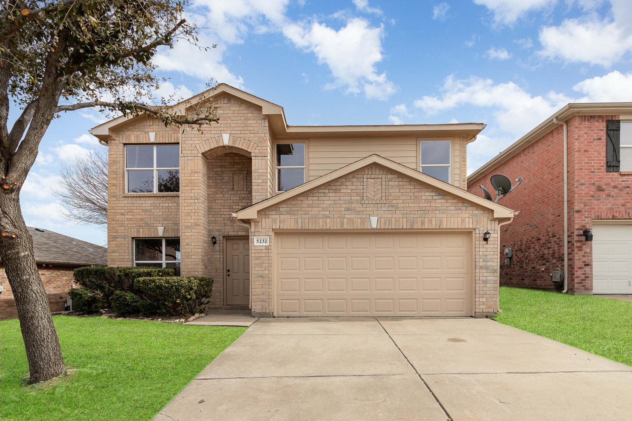 5232 Mirror Lake Drive