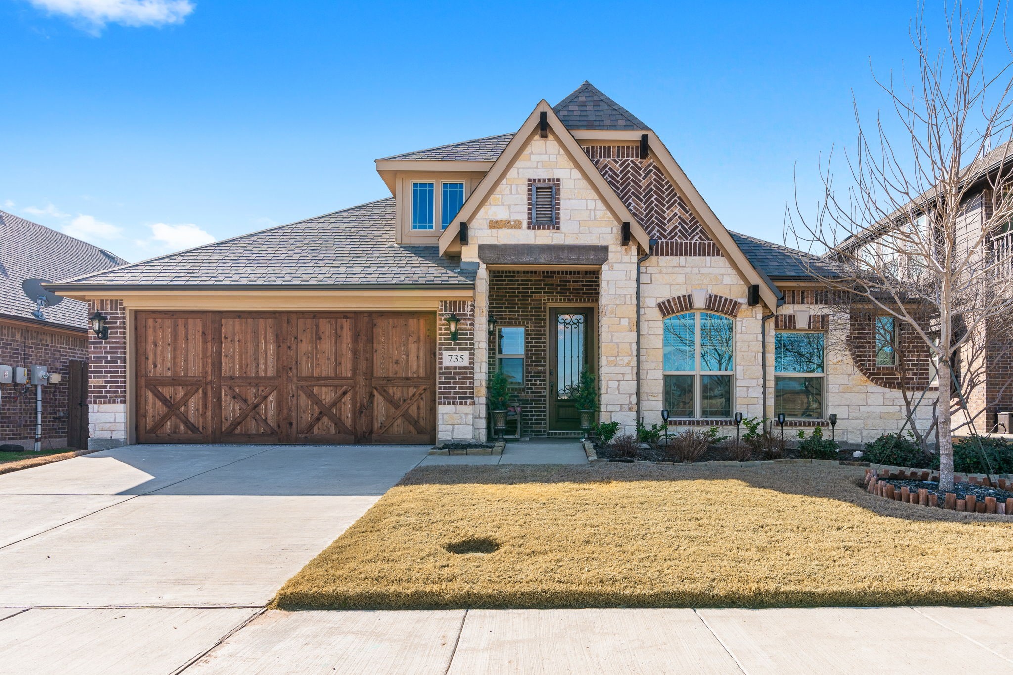 735 Edinburgh Drive