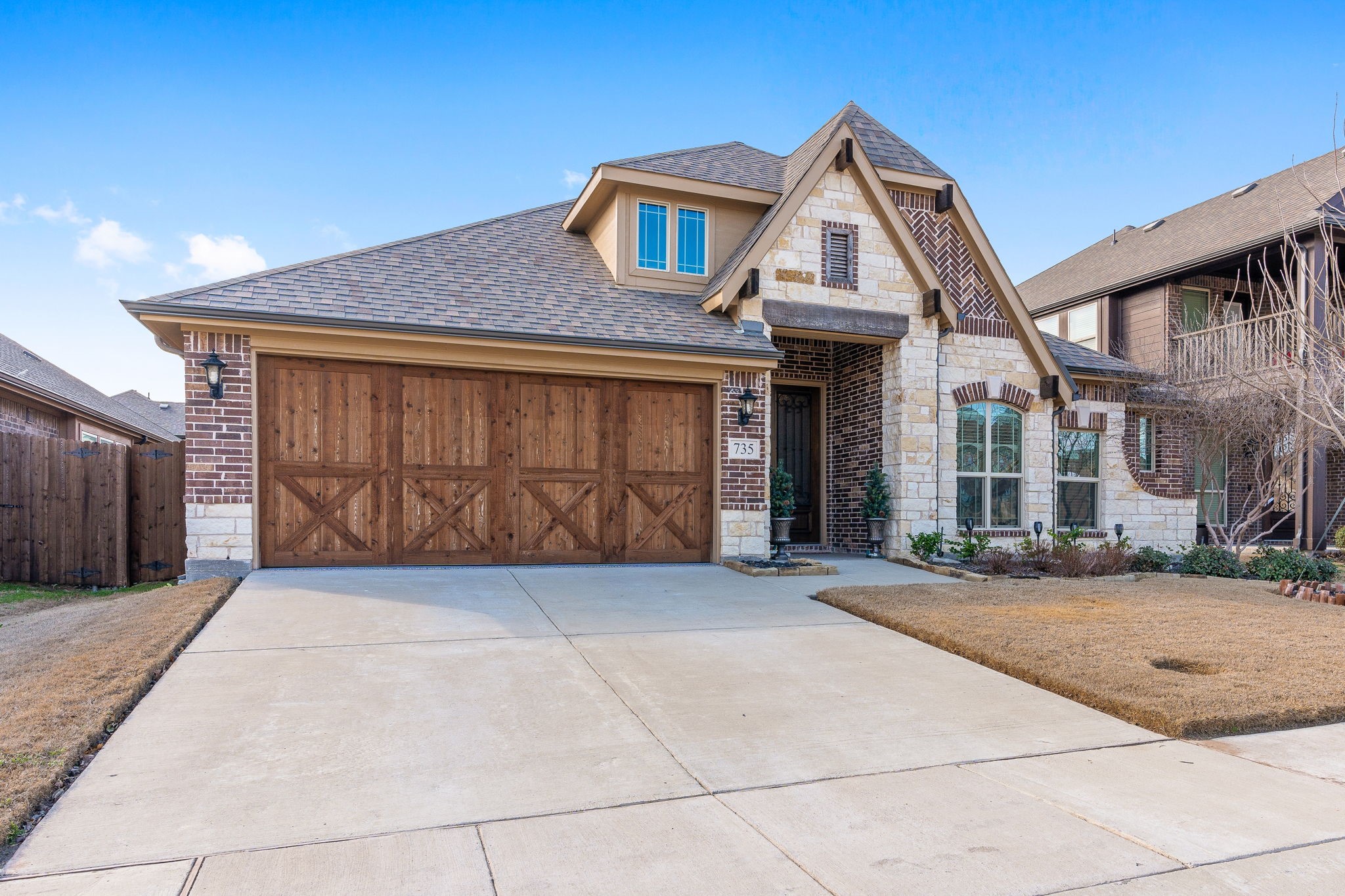 735 Edinburgh Drive