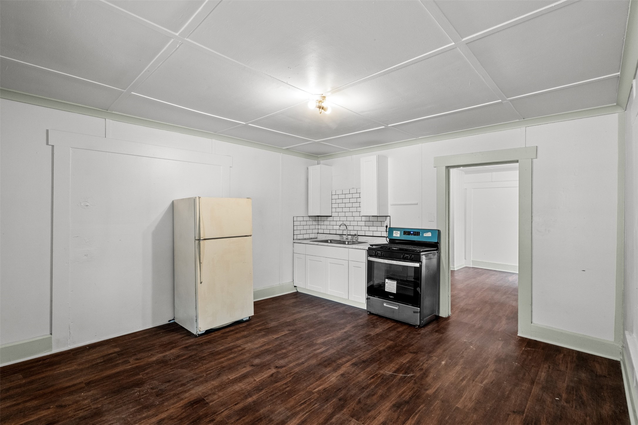 3715 Travis Avenue B