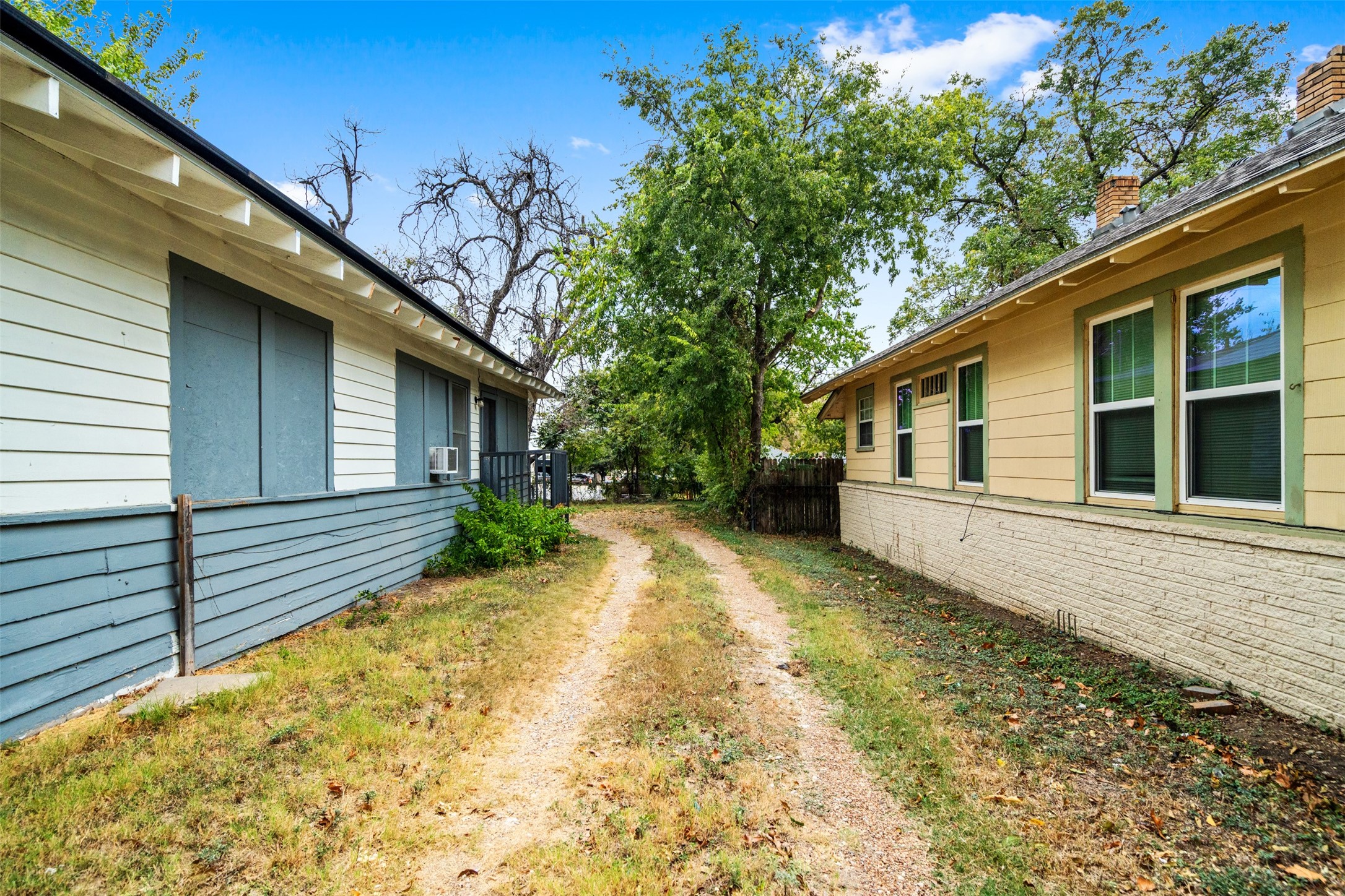 3715 Travis Avenue B