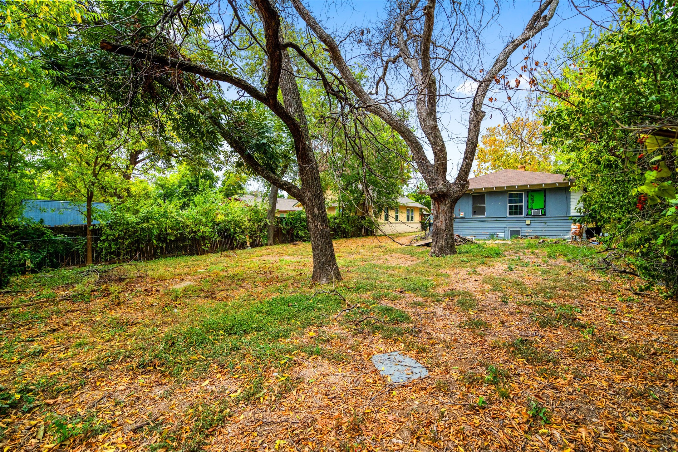 3715 Travis Avenue B