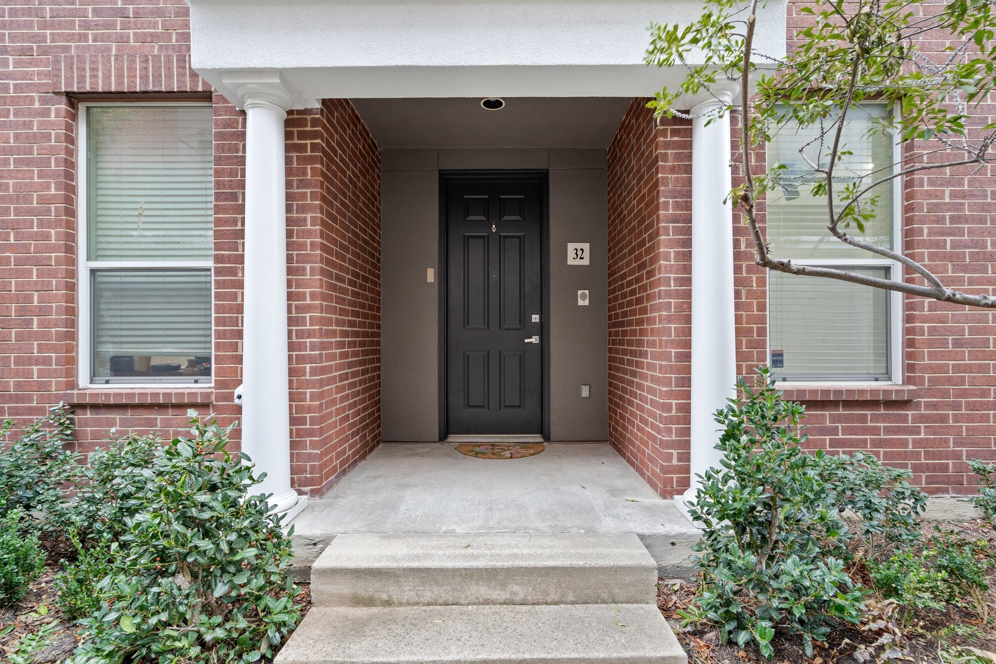 4411 Mckinney Avenue 32