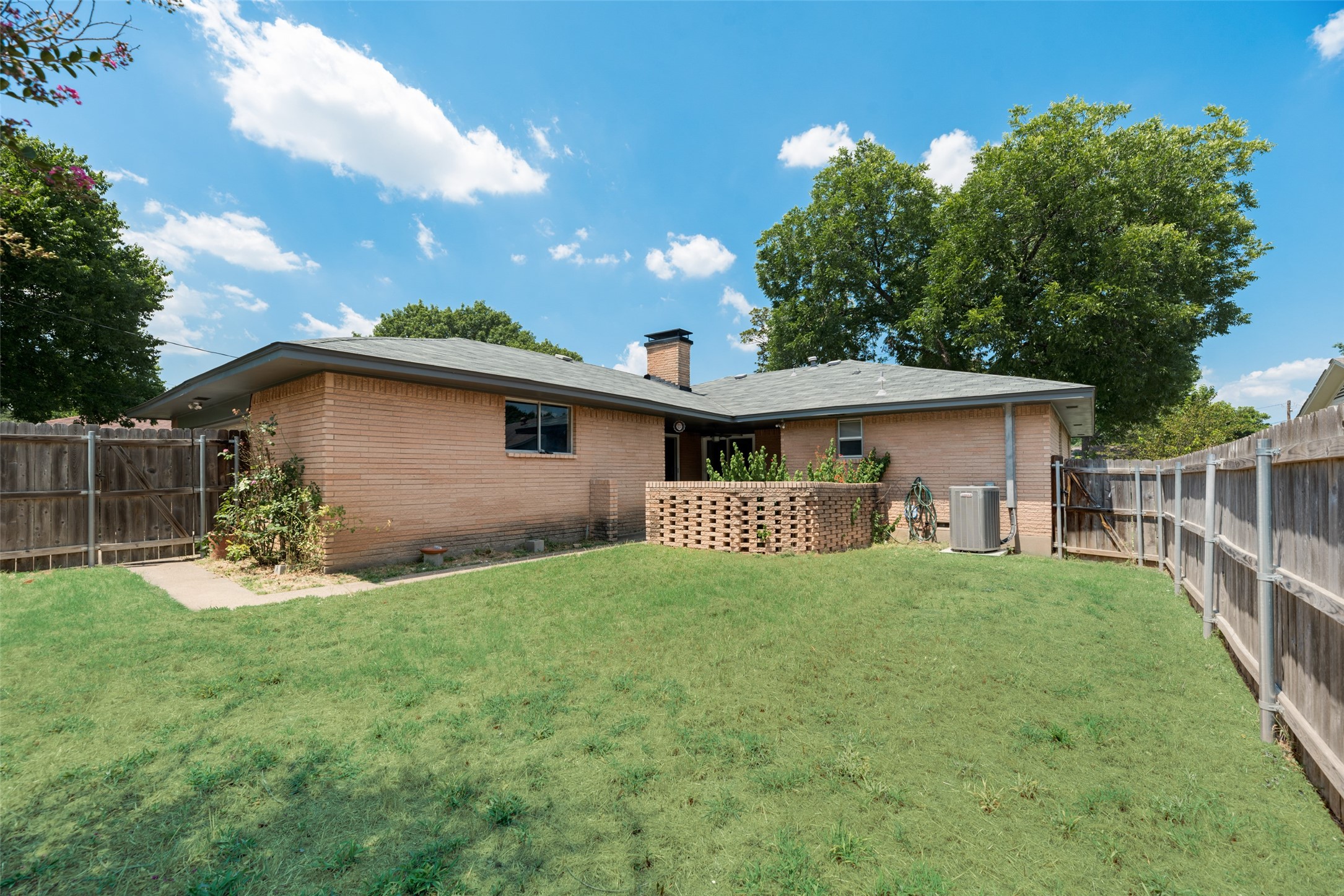 1524 Drury Drive