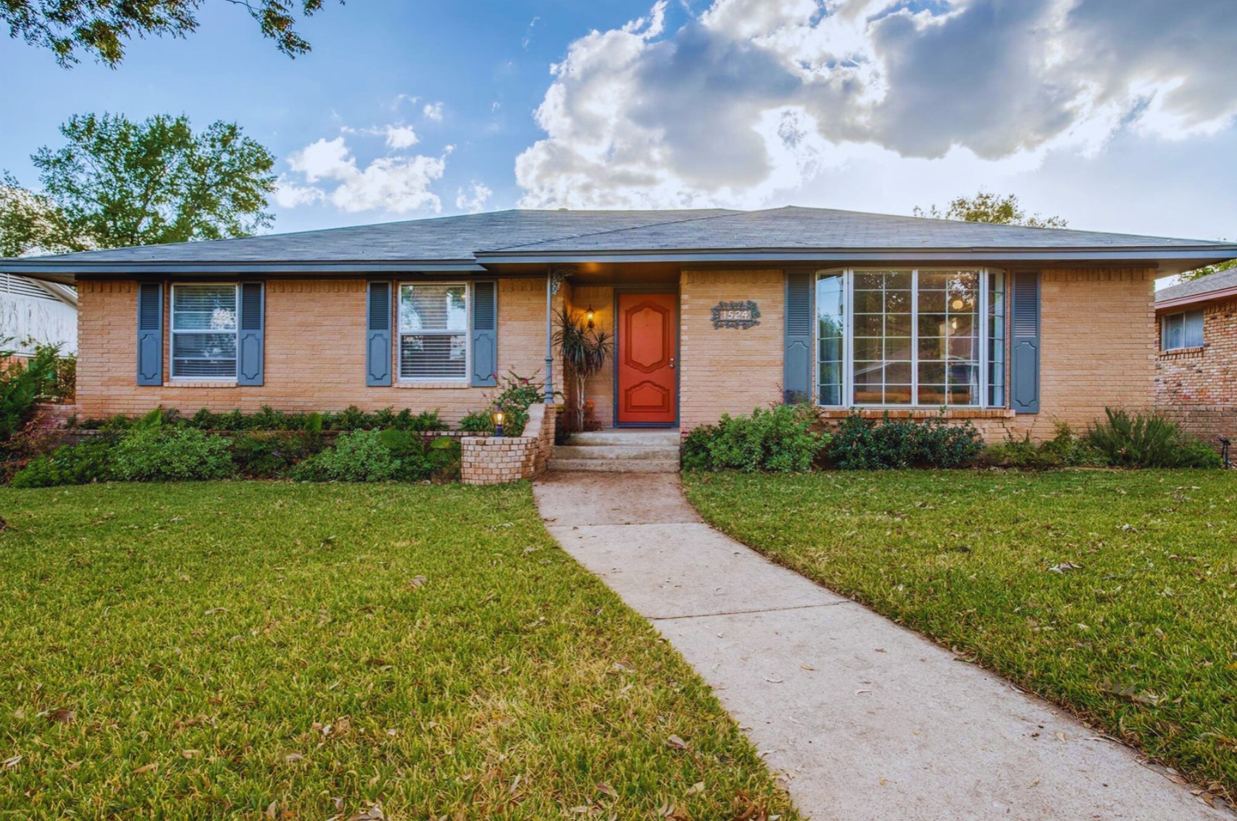 1524 Drury Drive