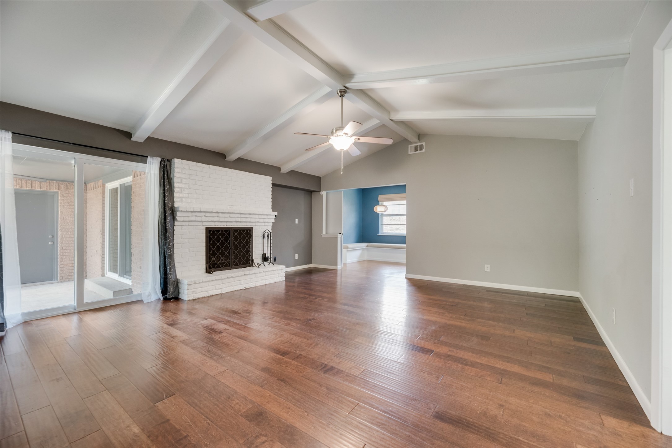 1524 Drury Drive