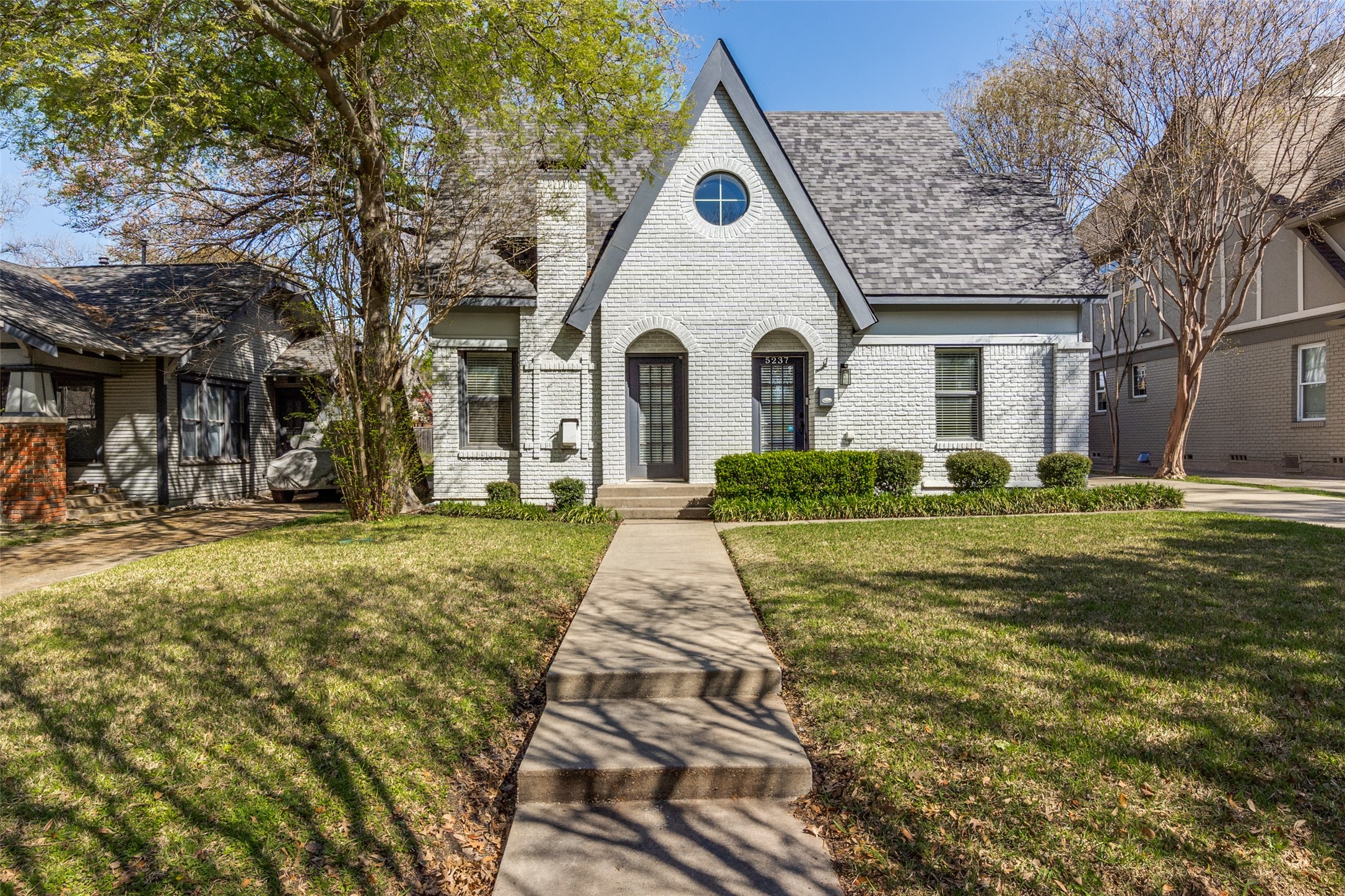 5237 Vickery Boulevard