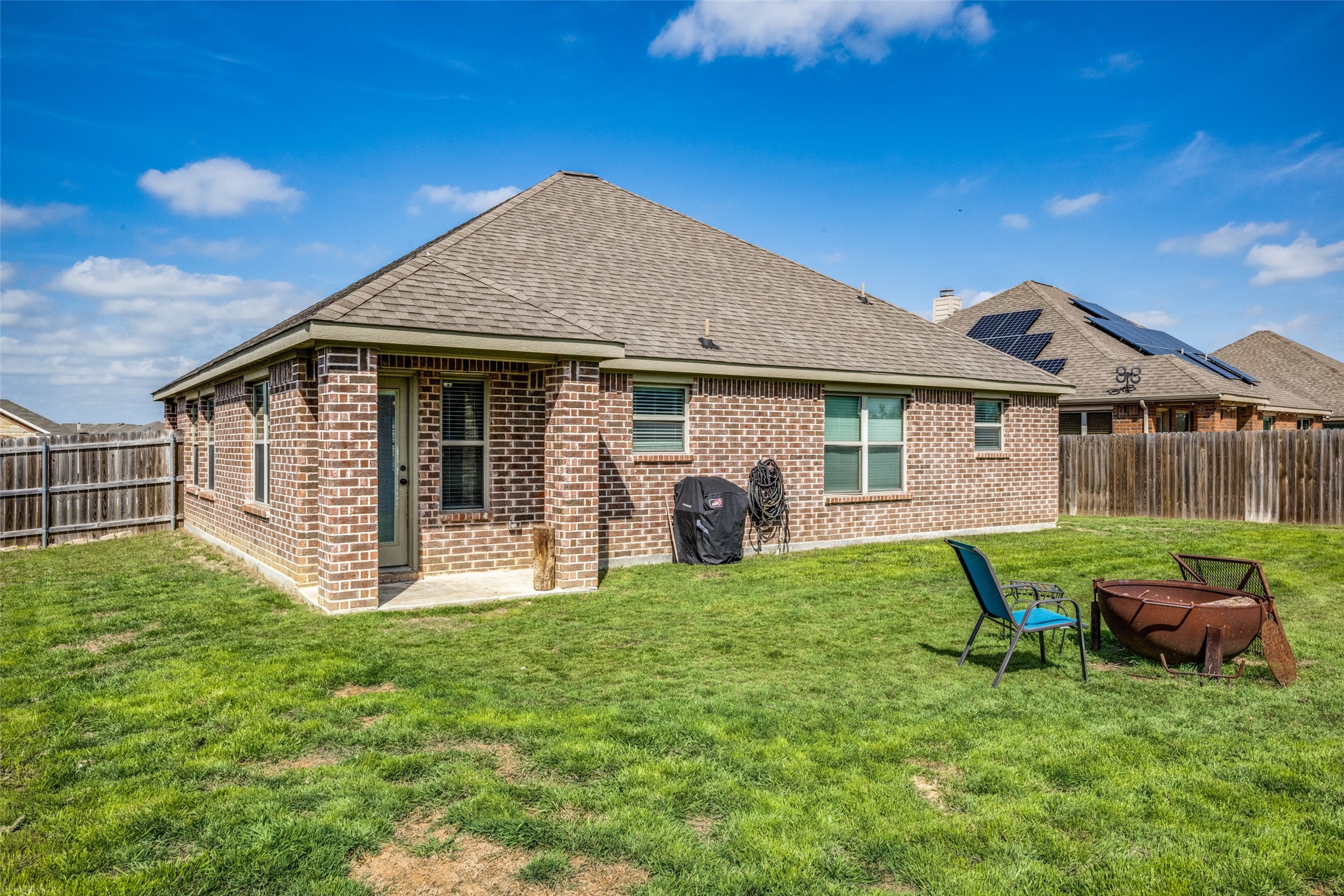 4117 Bridle Path Ln