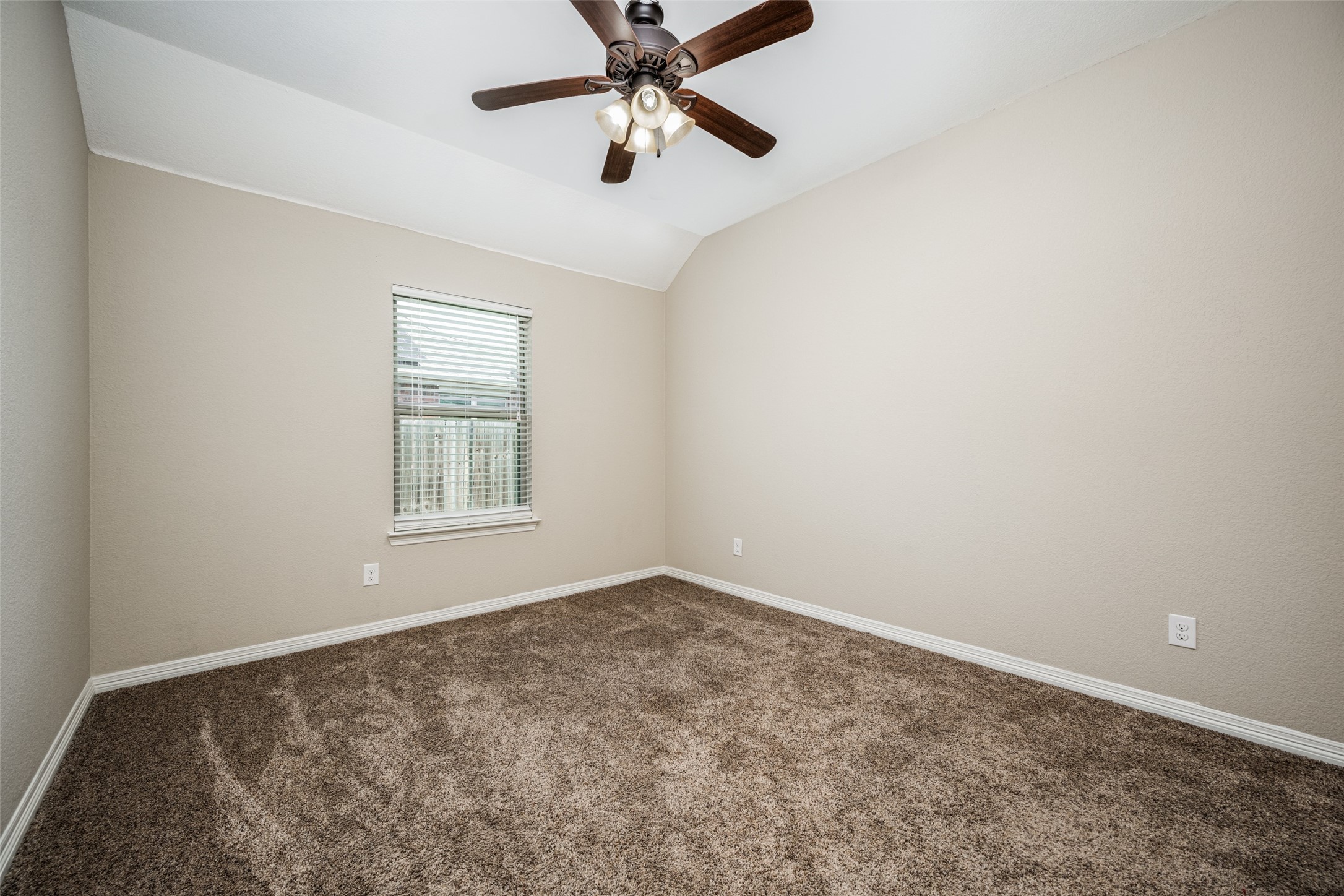 4117 Bridle Path Ln