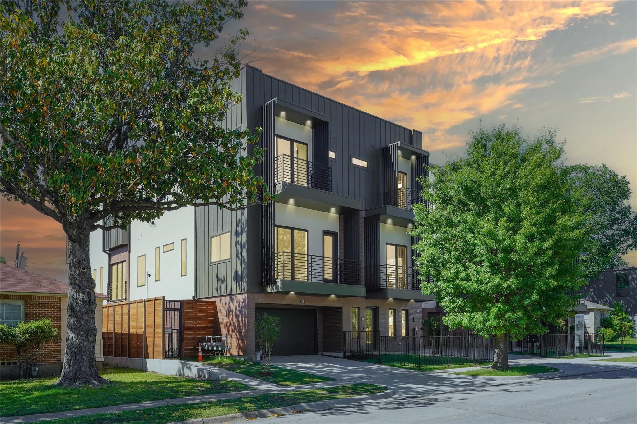 4631 Belmont Avenue 204