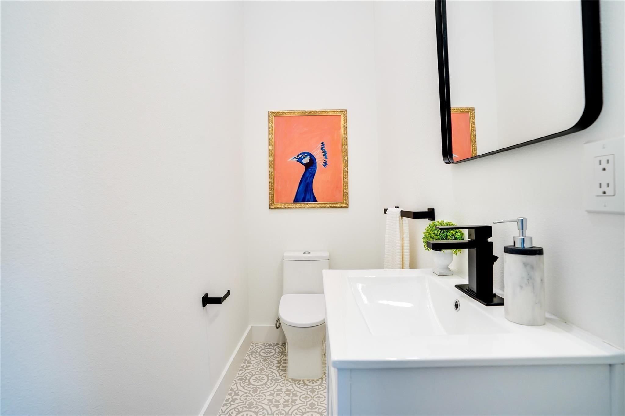 4631 Belmont Avenue 204