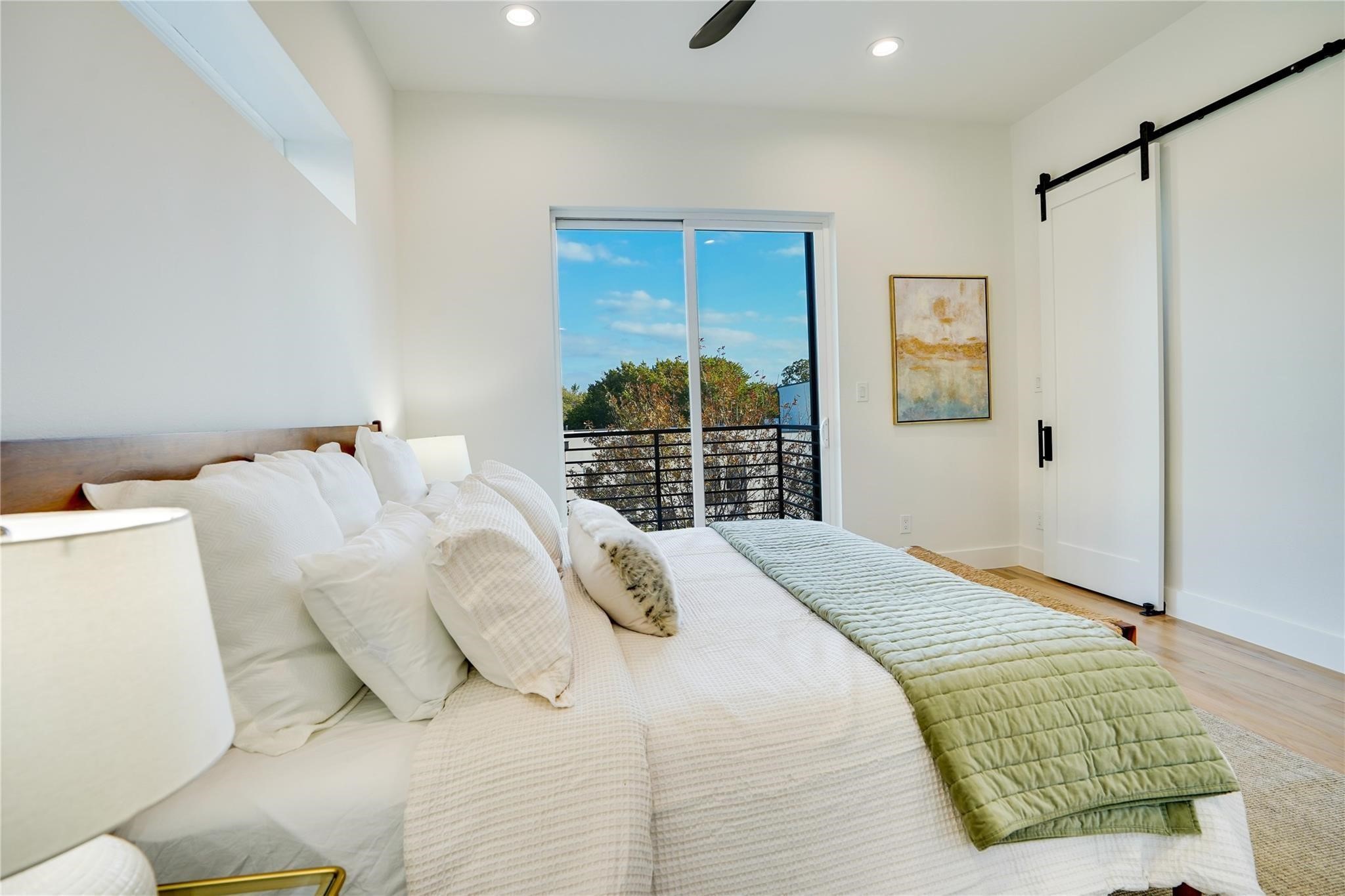 4631 Belmont Avenue 204