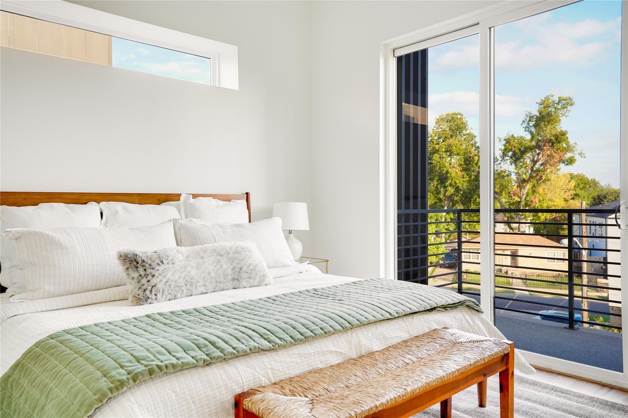 4631 Belmont Avenue 204