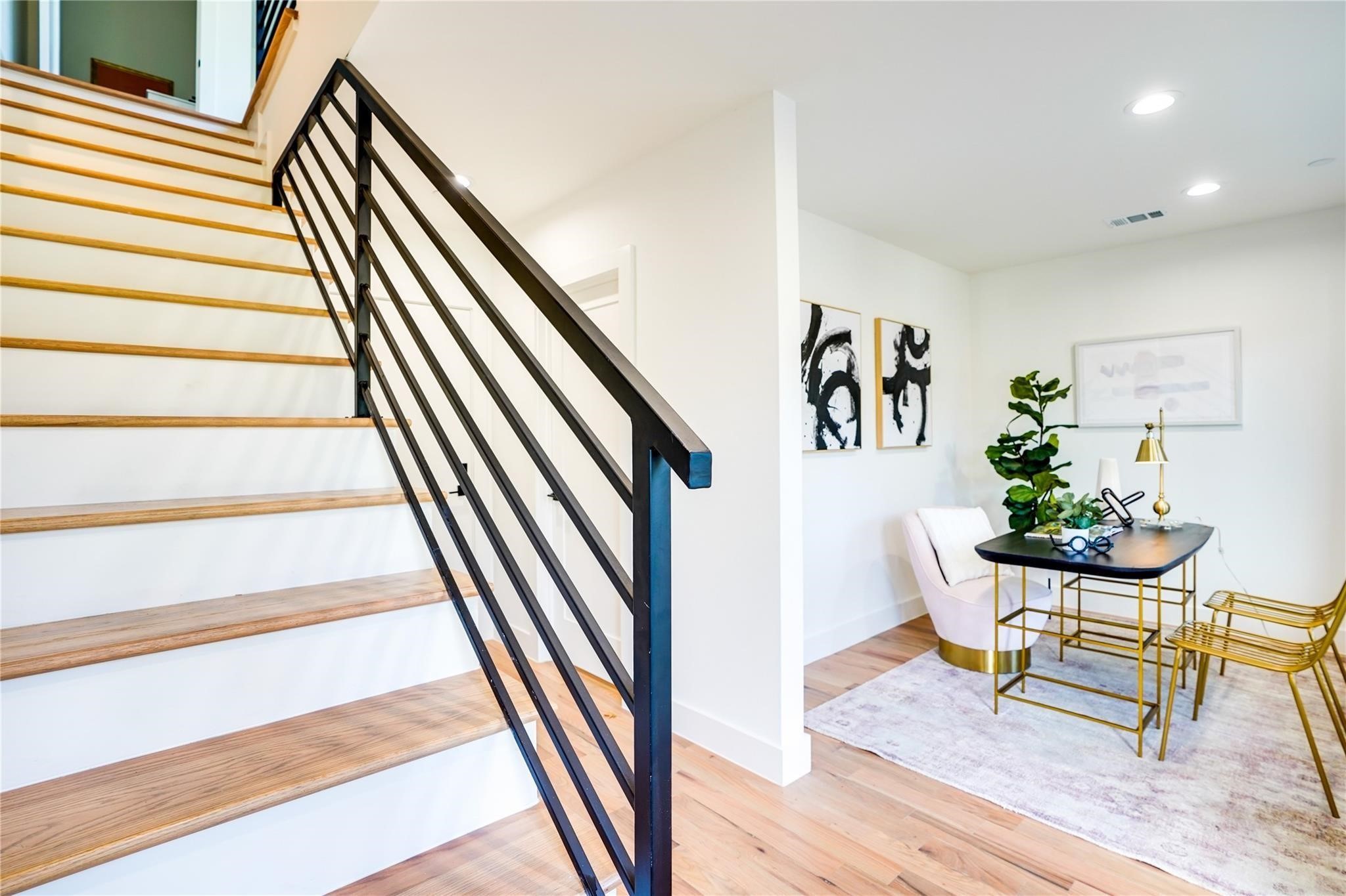 4631 Belmont Avenue 204