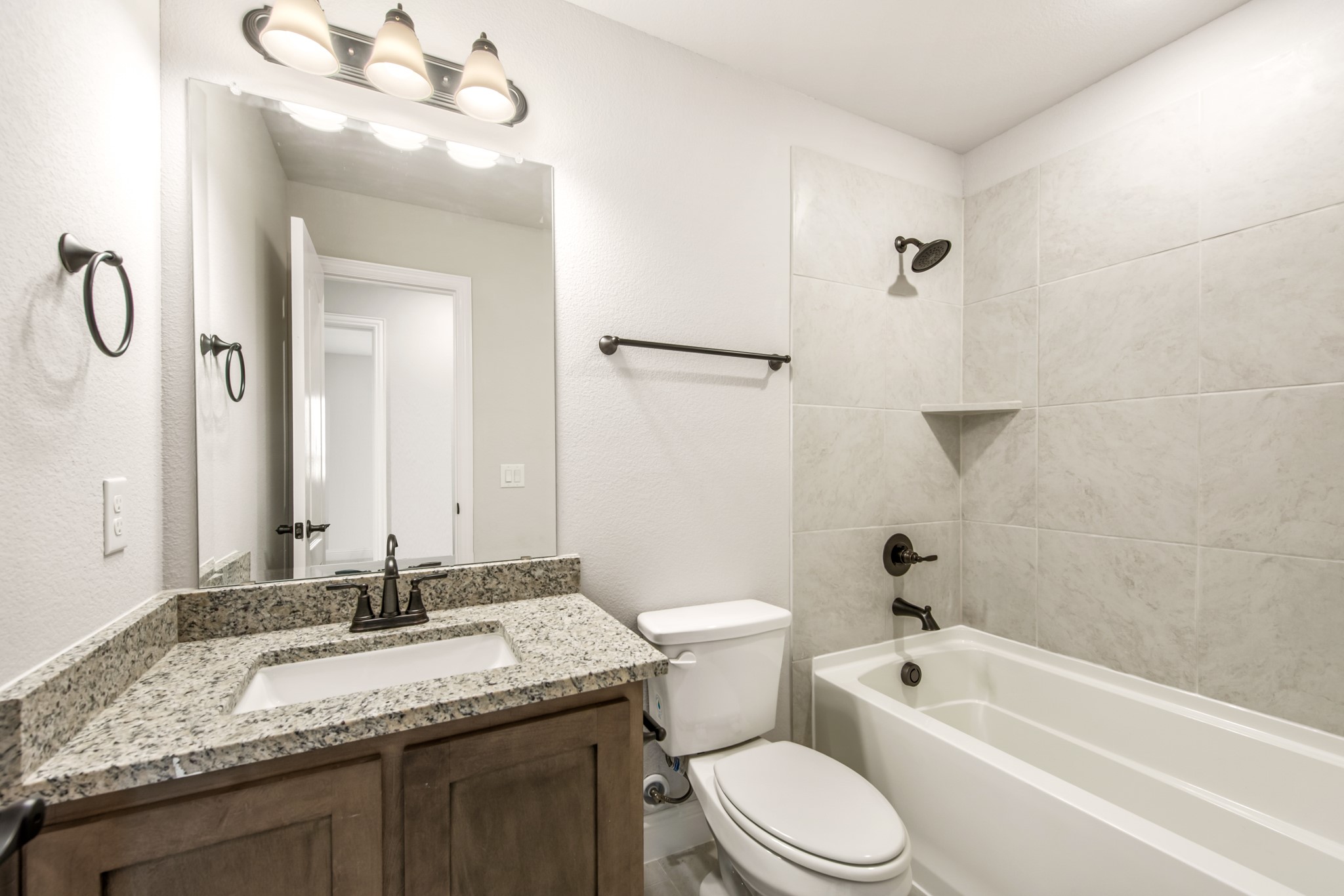 8228 Manx Point