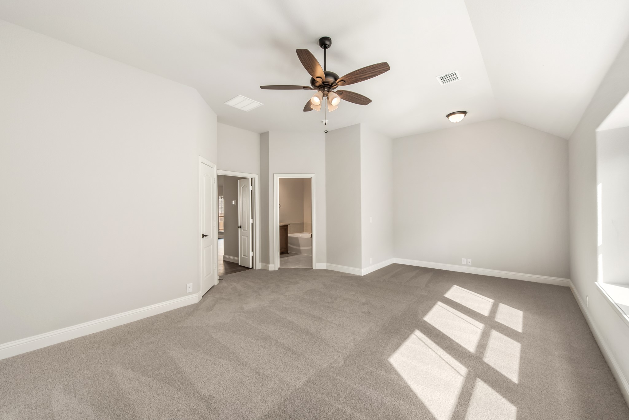 8228 Manx Point