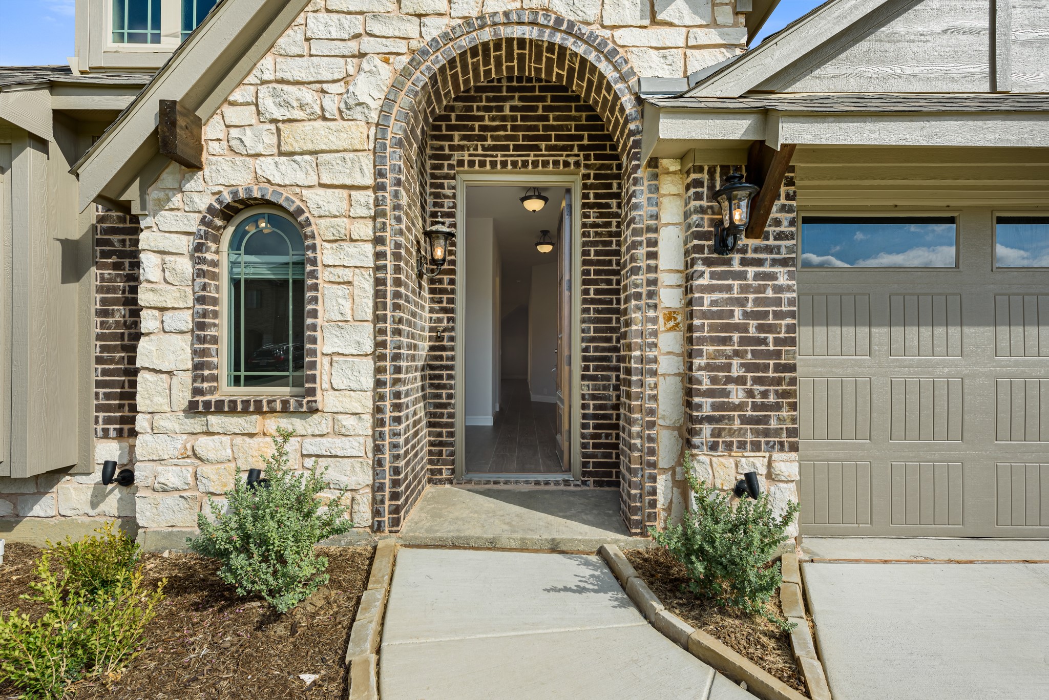 8228 Manx Point