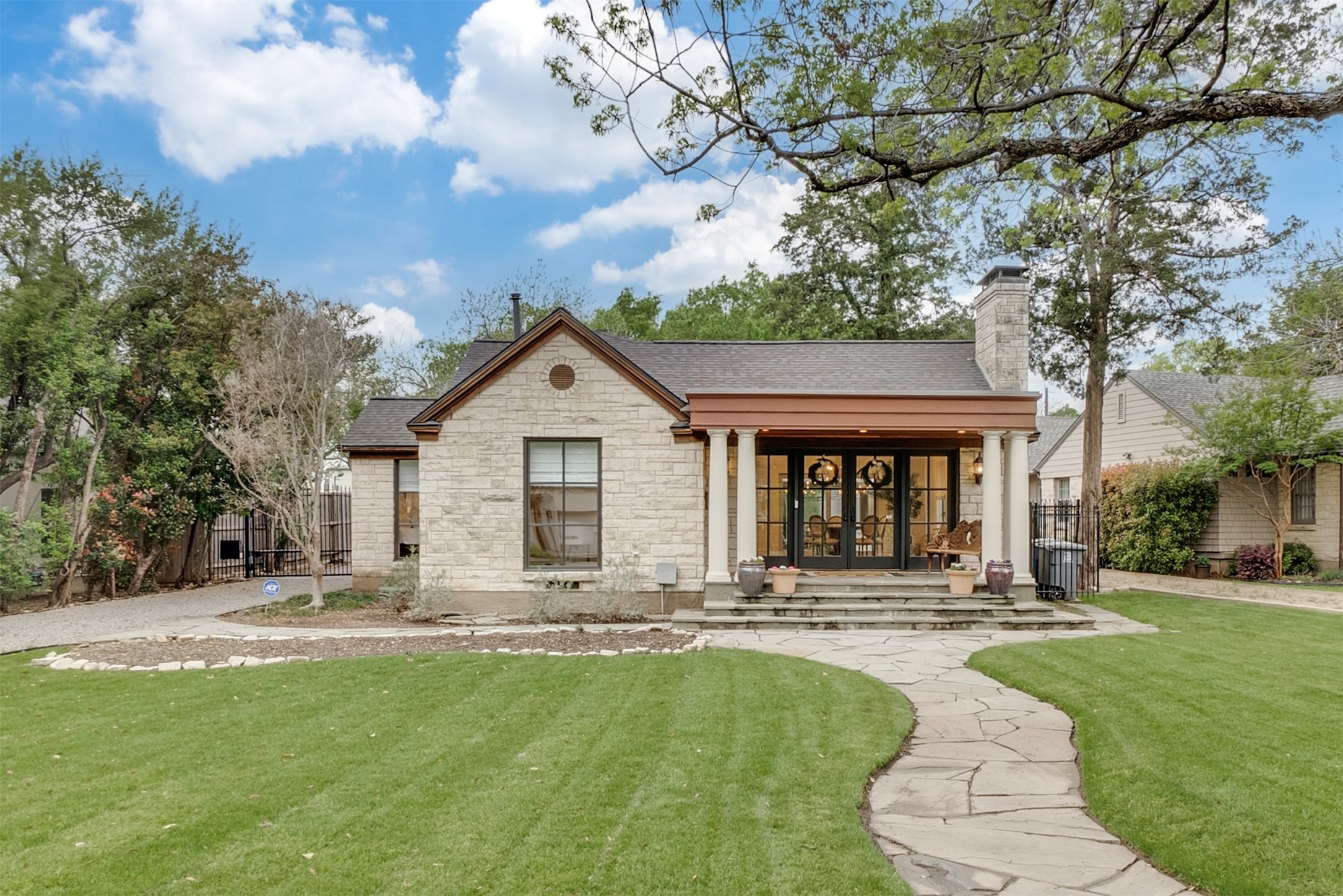 4316 N Cresthaven Road