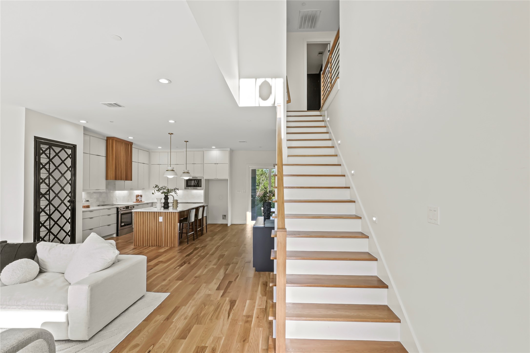 406 Whispering Way
