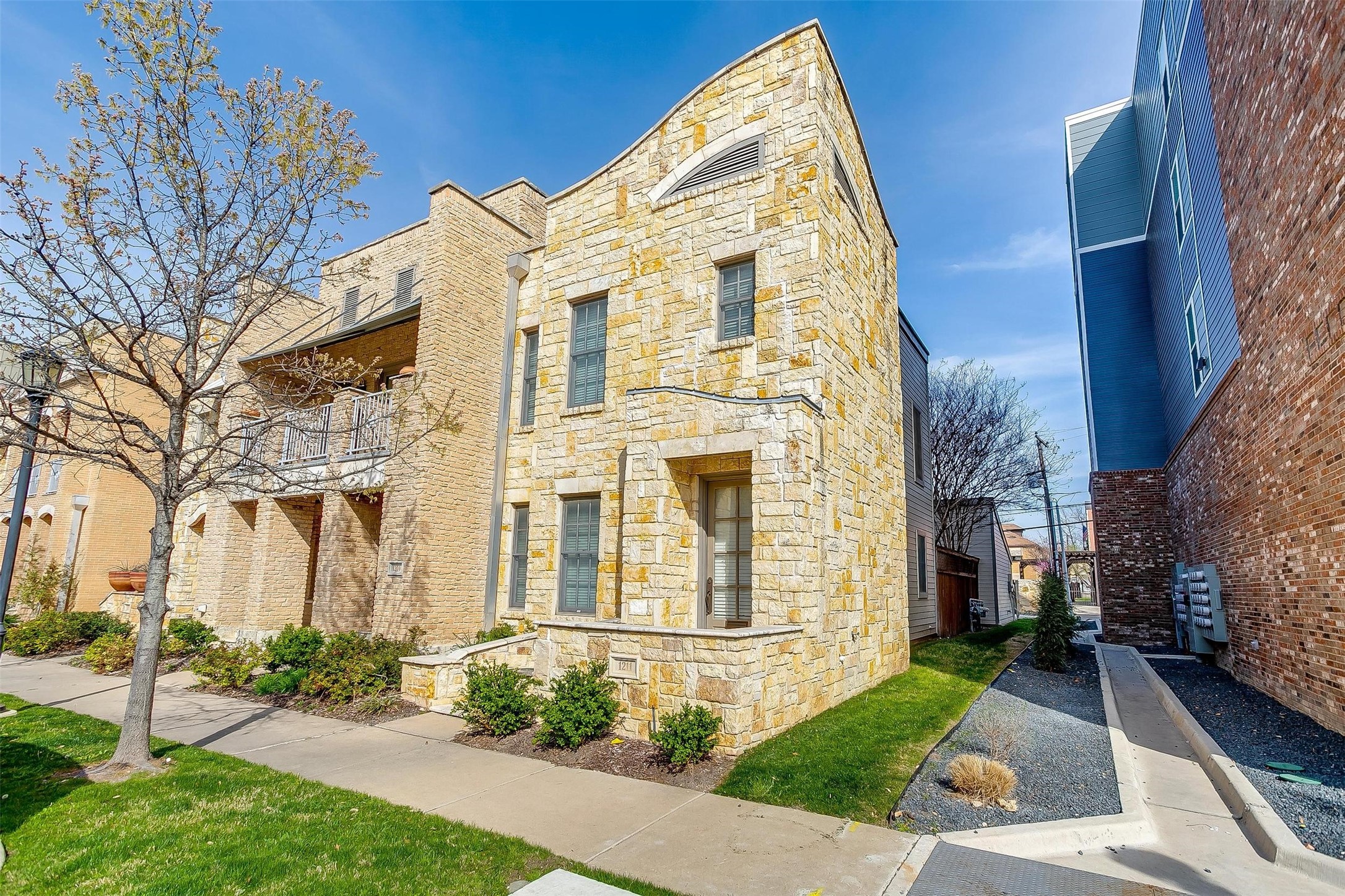 1211 S Adams Street