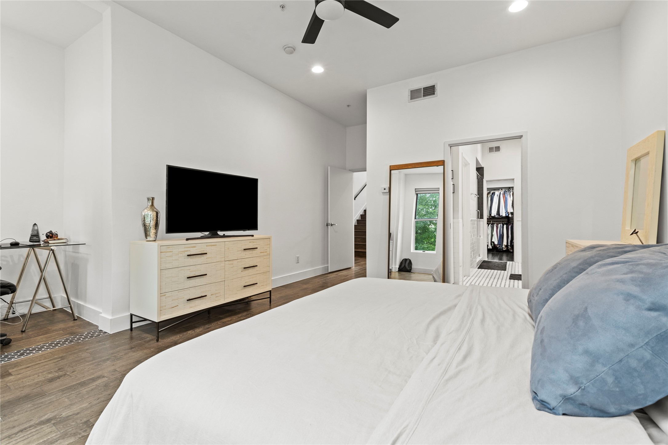 2111 Clark Street B