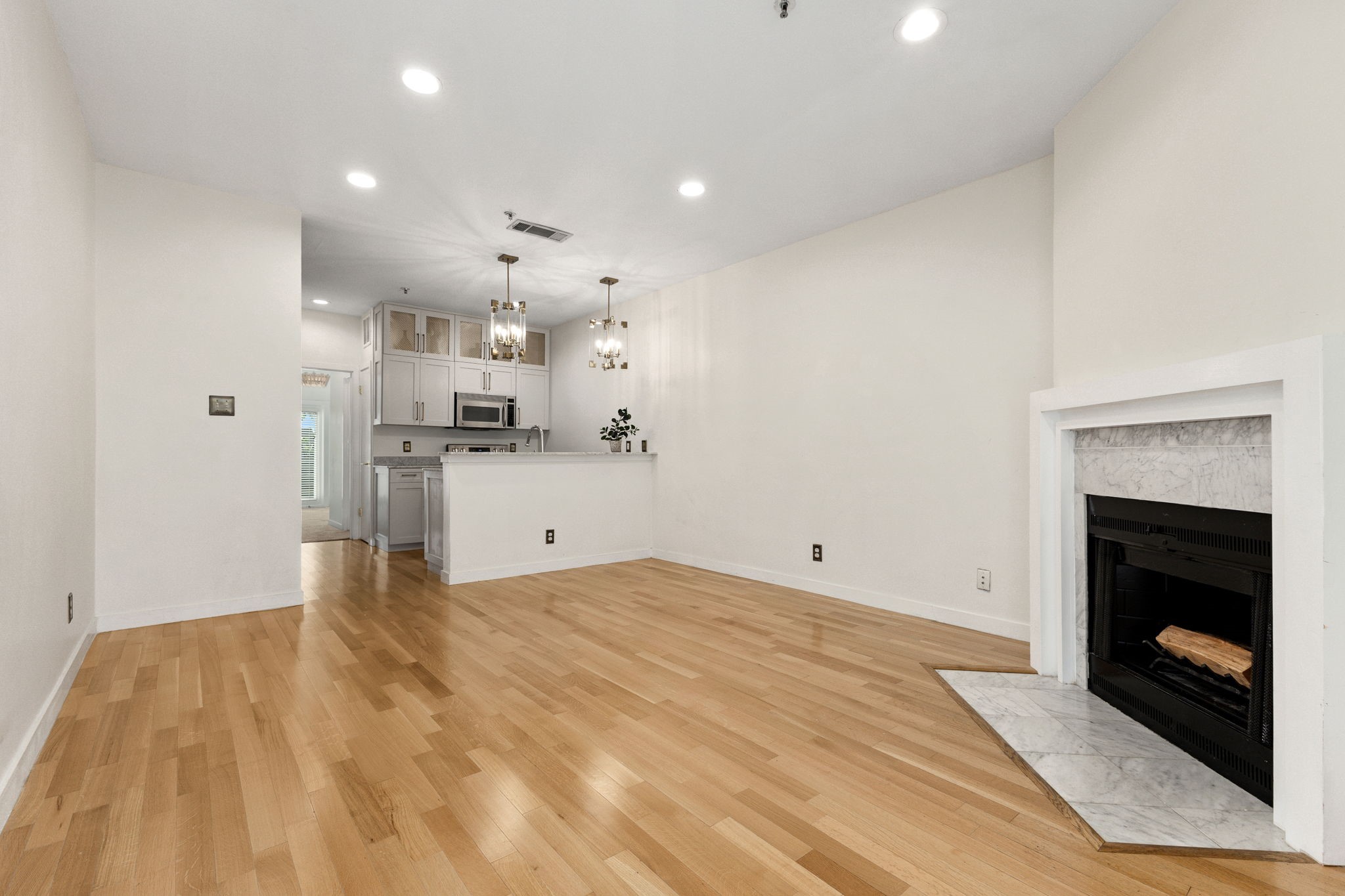 4111 Cole Avenue 32