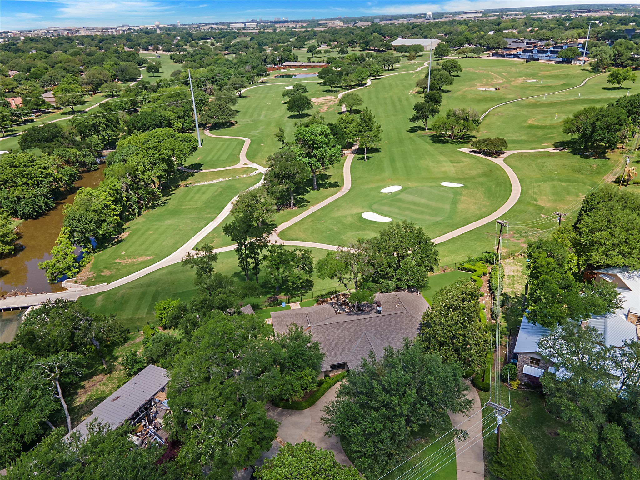 2415 Custer Cove