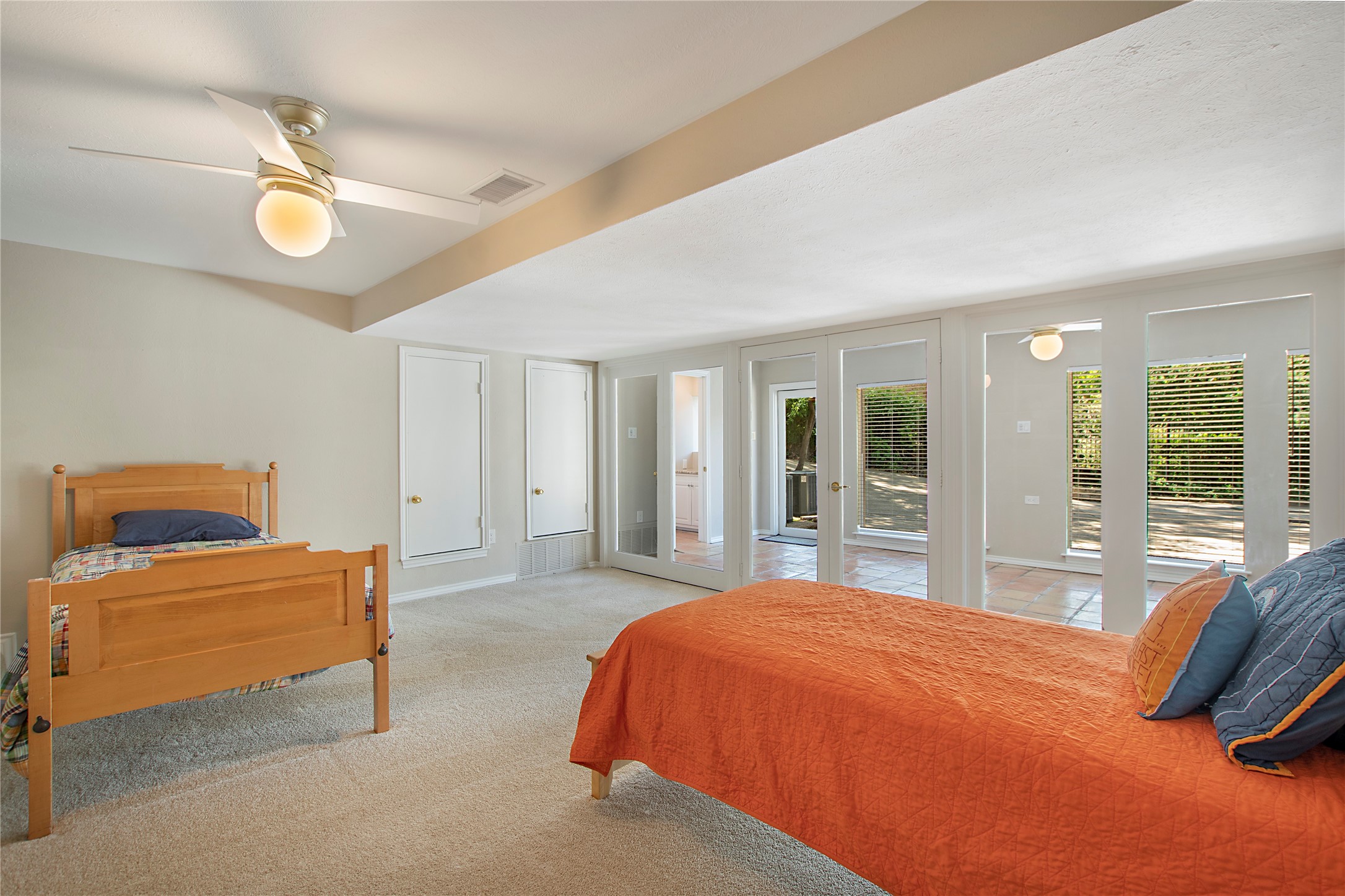 2415 Custer Cove