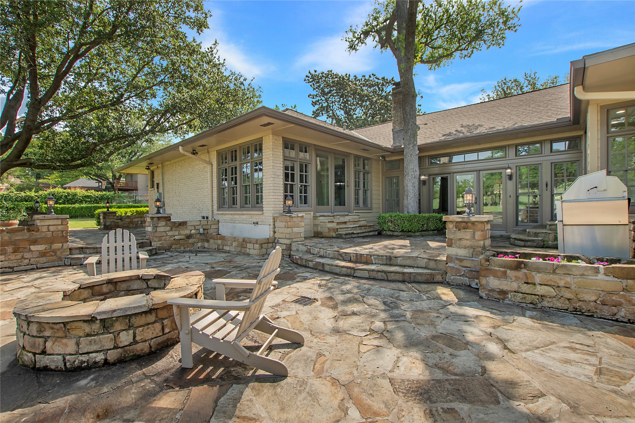 2415 Custer Cove